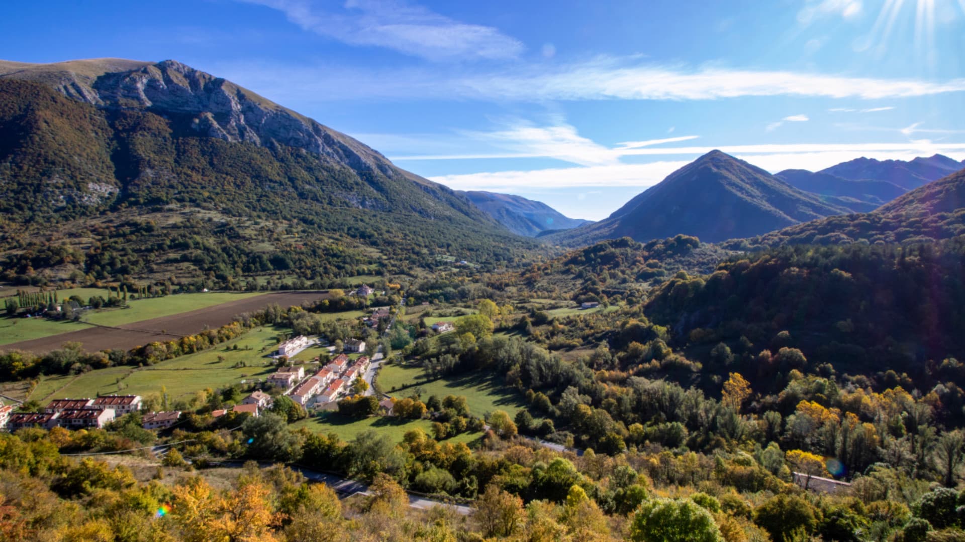Abruzzo, strategia turistica 2025: valorizzazione delle aree interne e sviluppo sostenibile