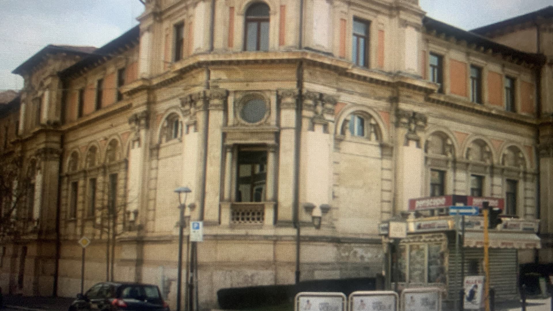 Il tribunale