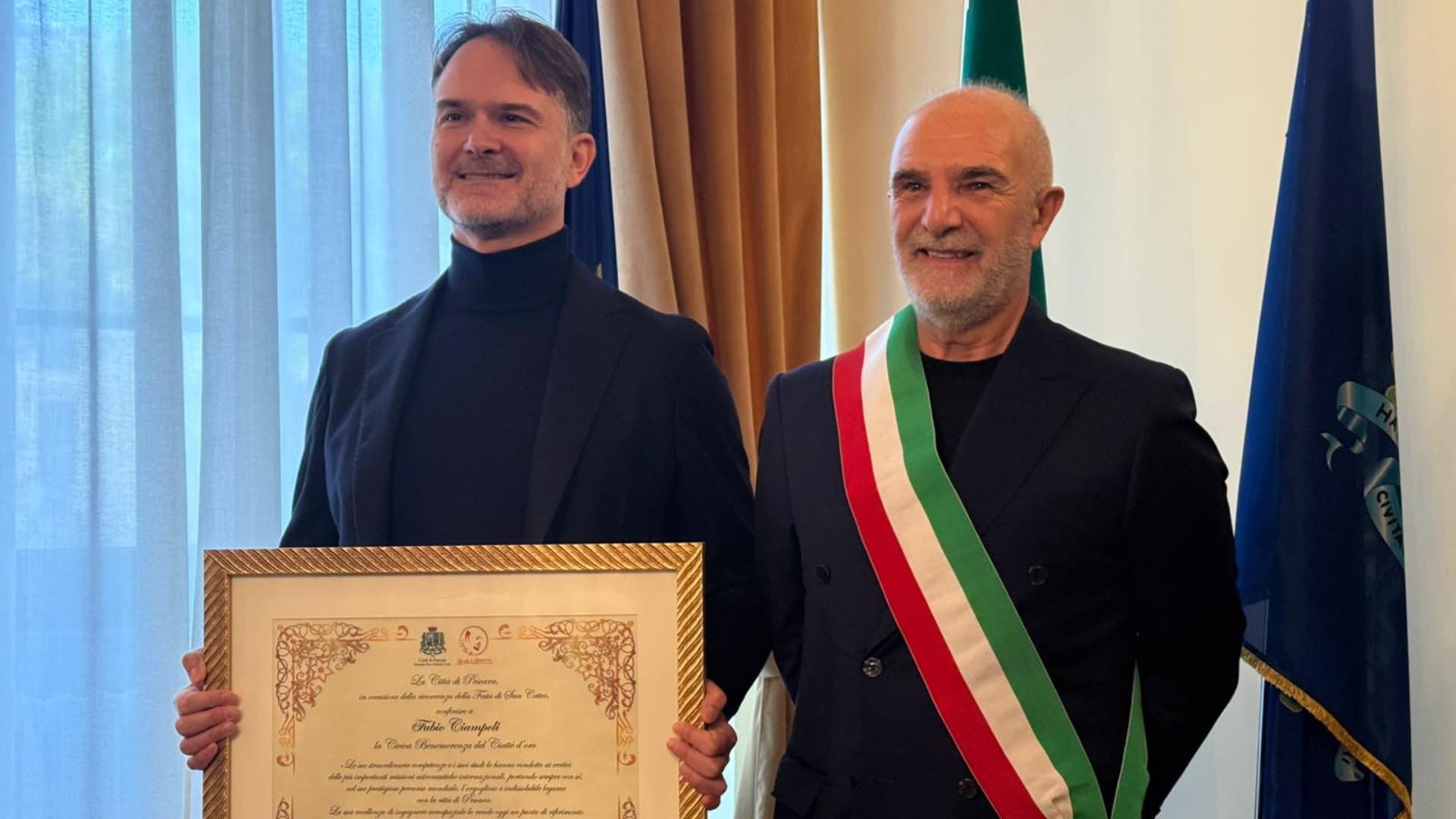 Masci consegna il Ciattè d'oro a Fabio Ciampoli