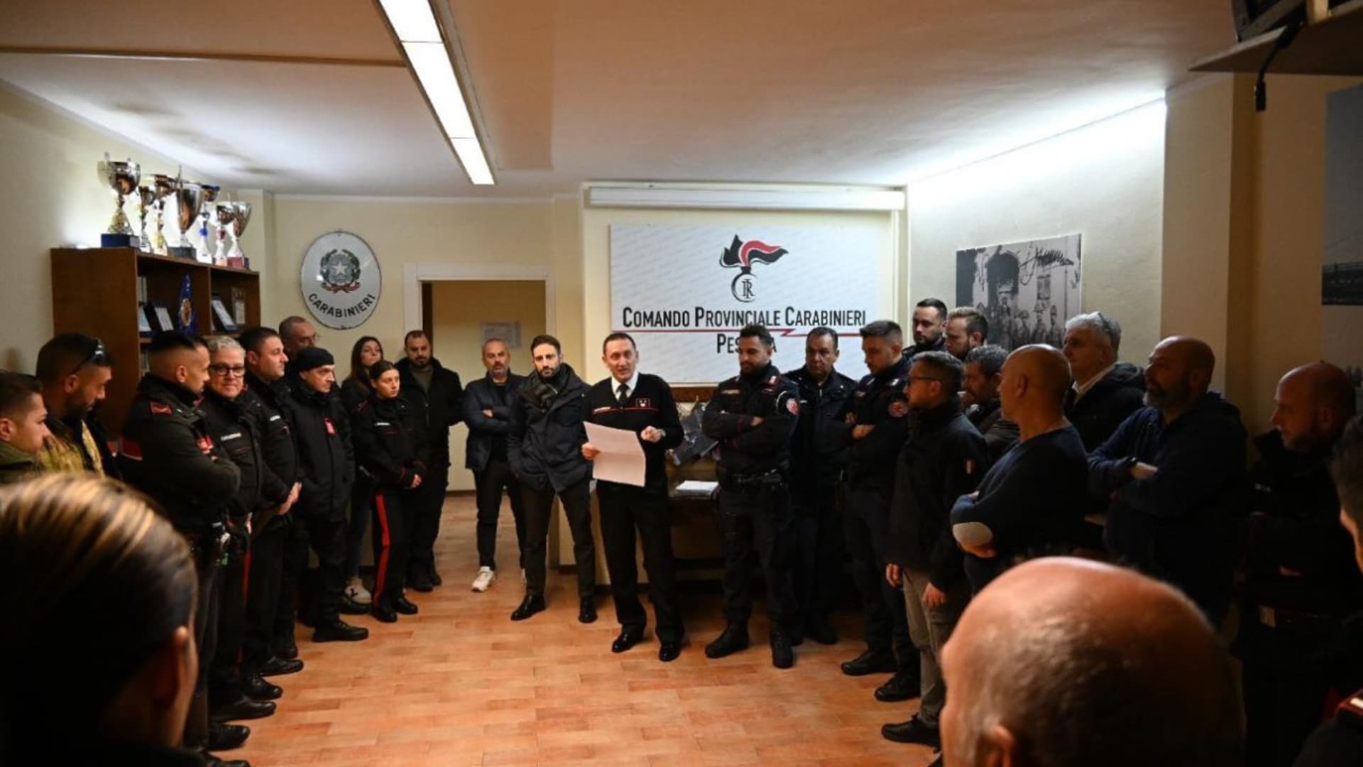 Pescara, nel cuore di San Donato lo “spaccio h24”: il blitz che svela cosa accadeva in quella palazzina