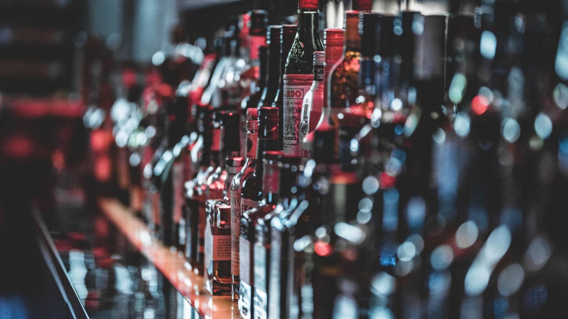 Alcol ai minori, la denuncia di un gruppo di genitori di Teramo: video e segnalazioni choc