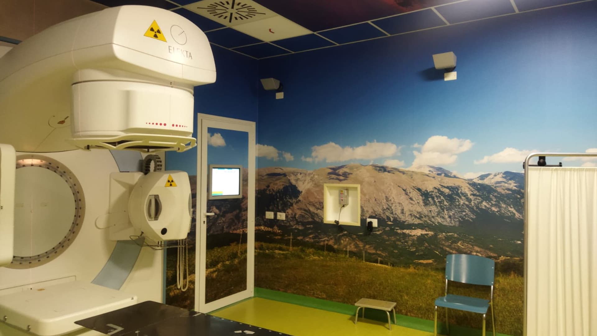 Chieti, la Radioterapia diventa un viaggio nella natura: immagini della Maiella e del mare per accogliere i pazienti