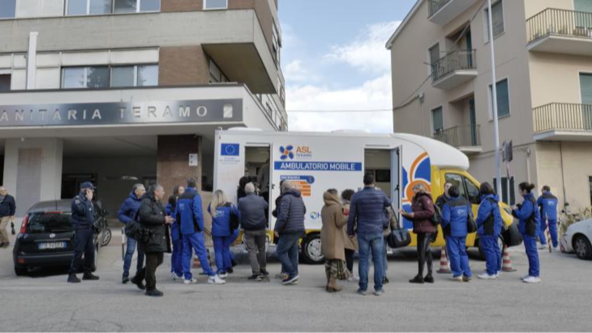 L'ambulanza del servizio