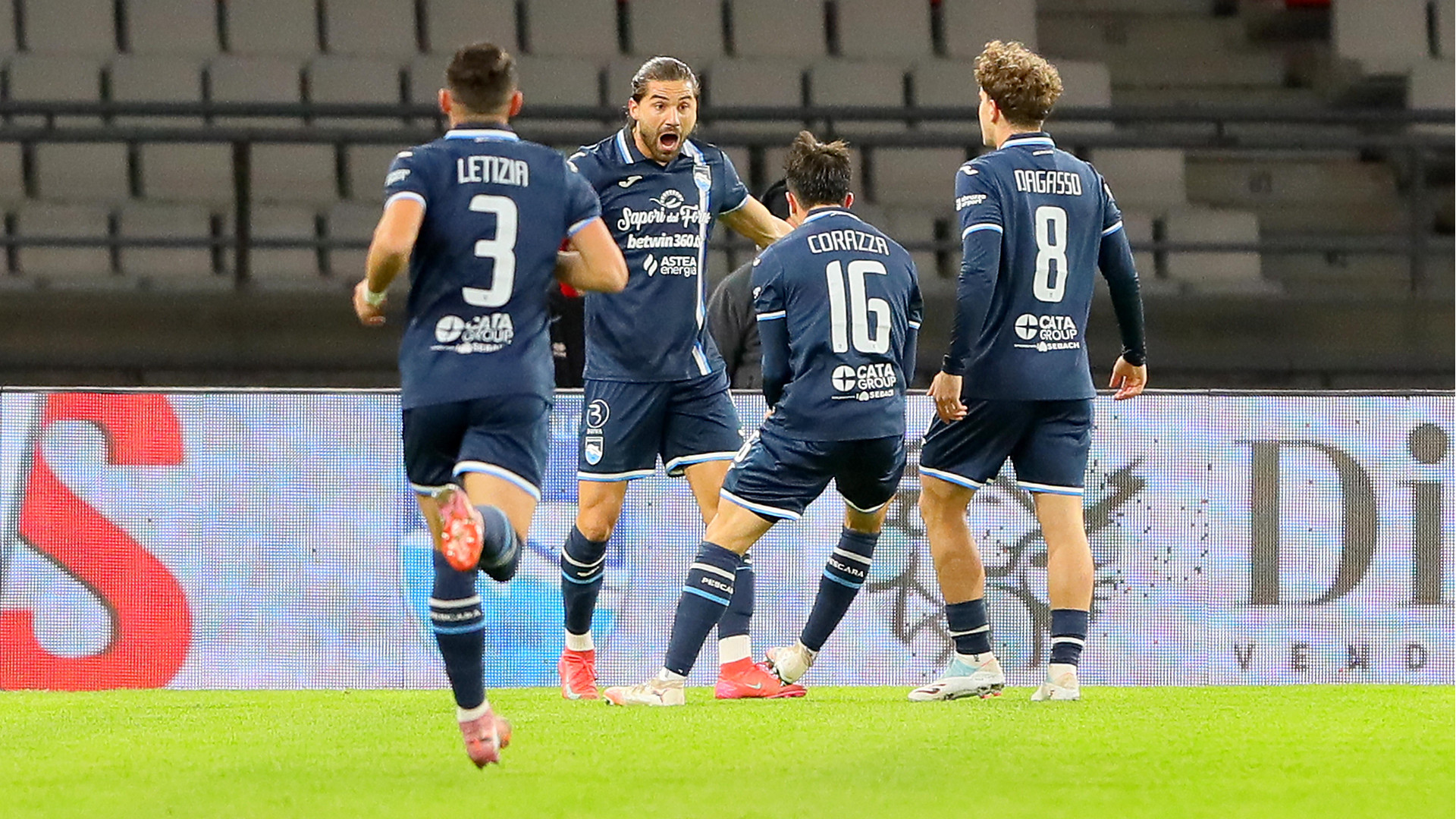 L'esultanza del Pescara