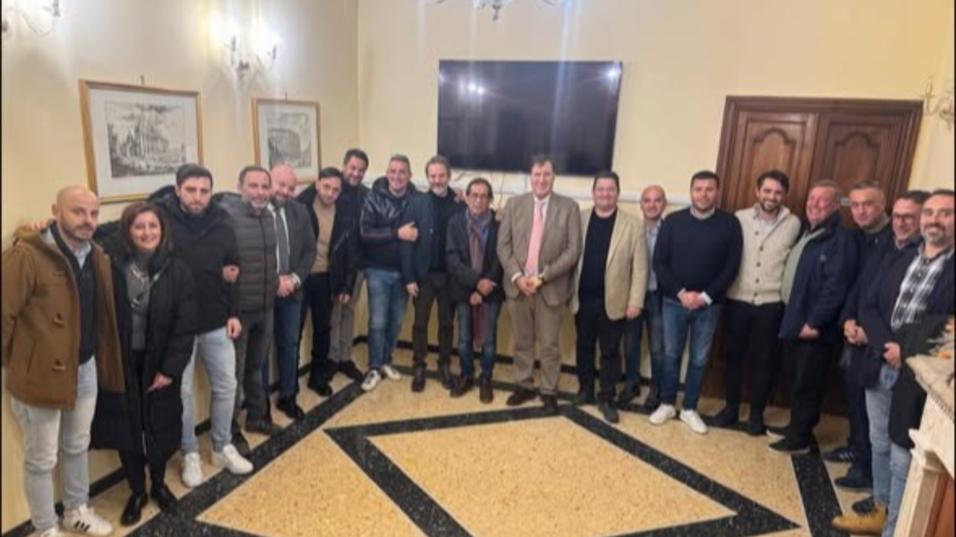 Alessio Cesareo con alcuni componenti della lista