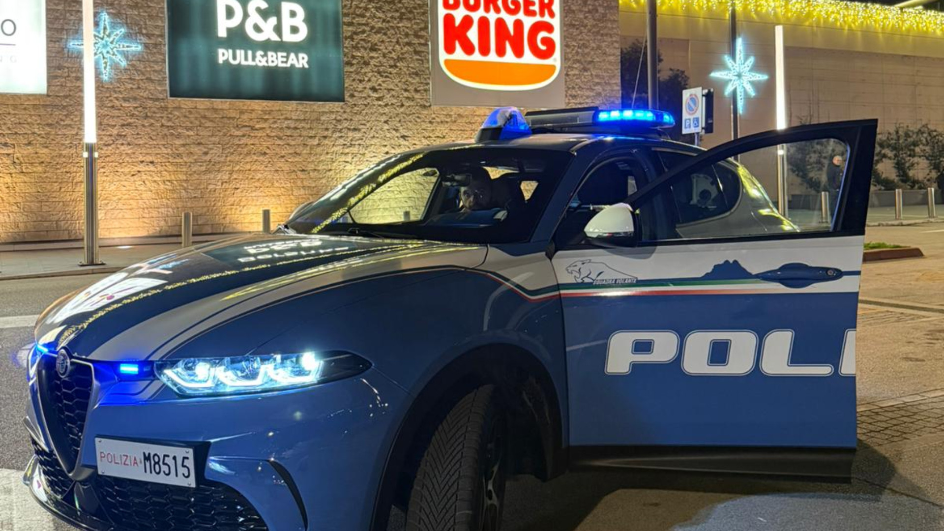La polizia al centro commerciale