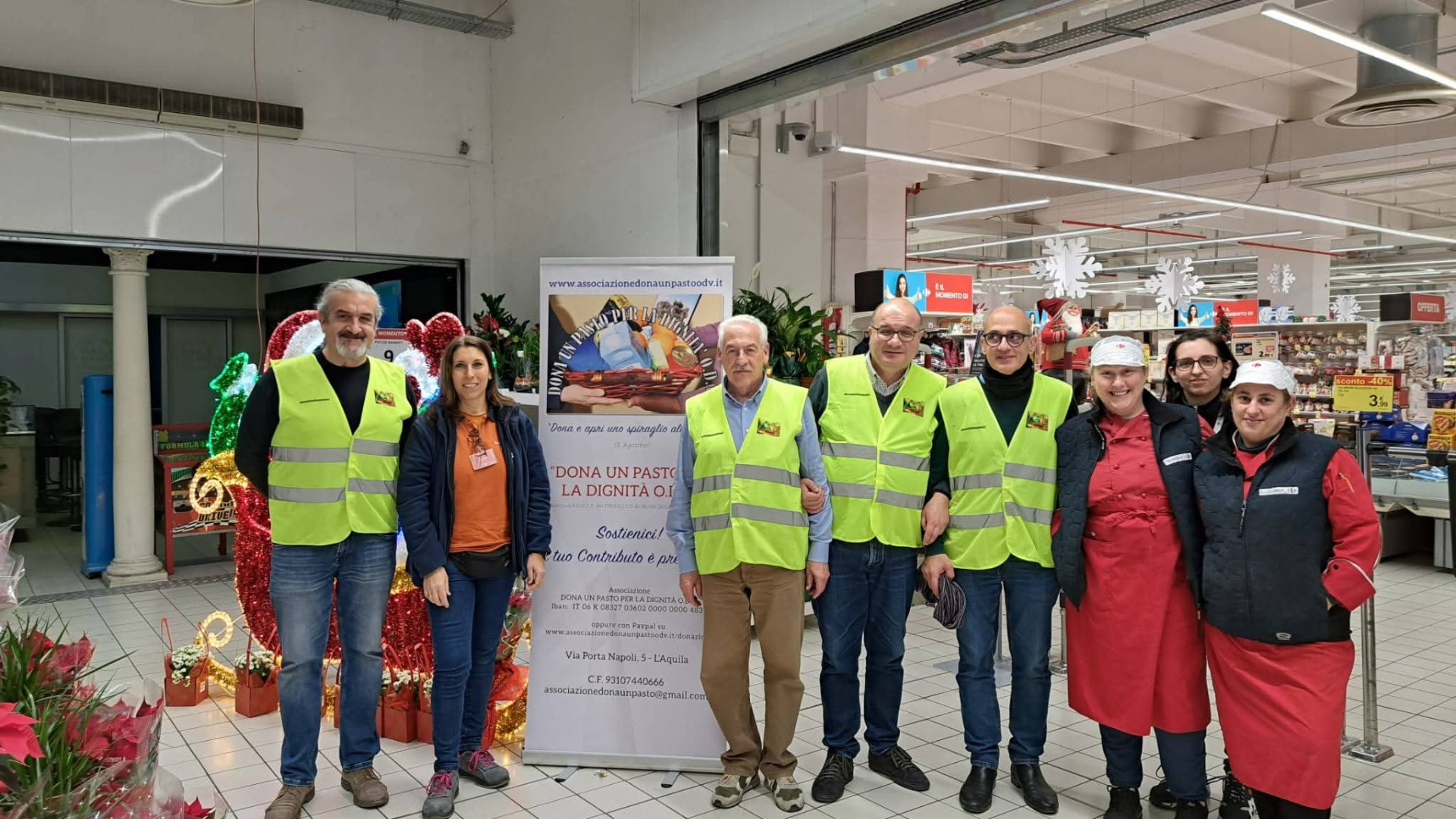 Foto di gruppo dei volontari