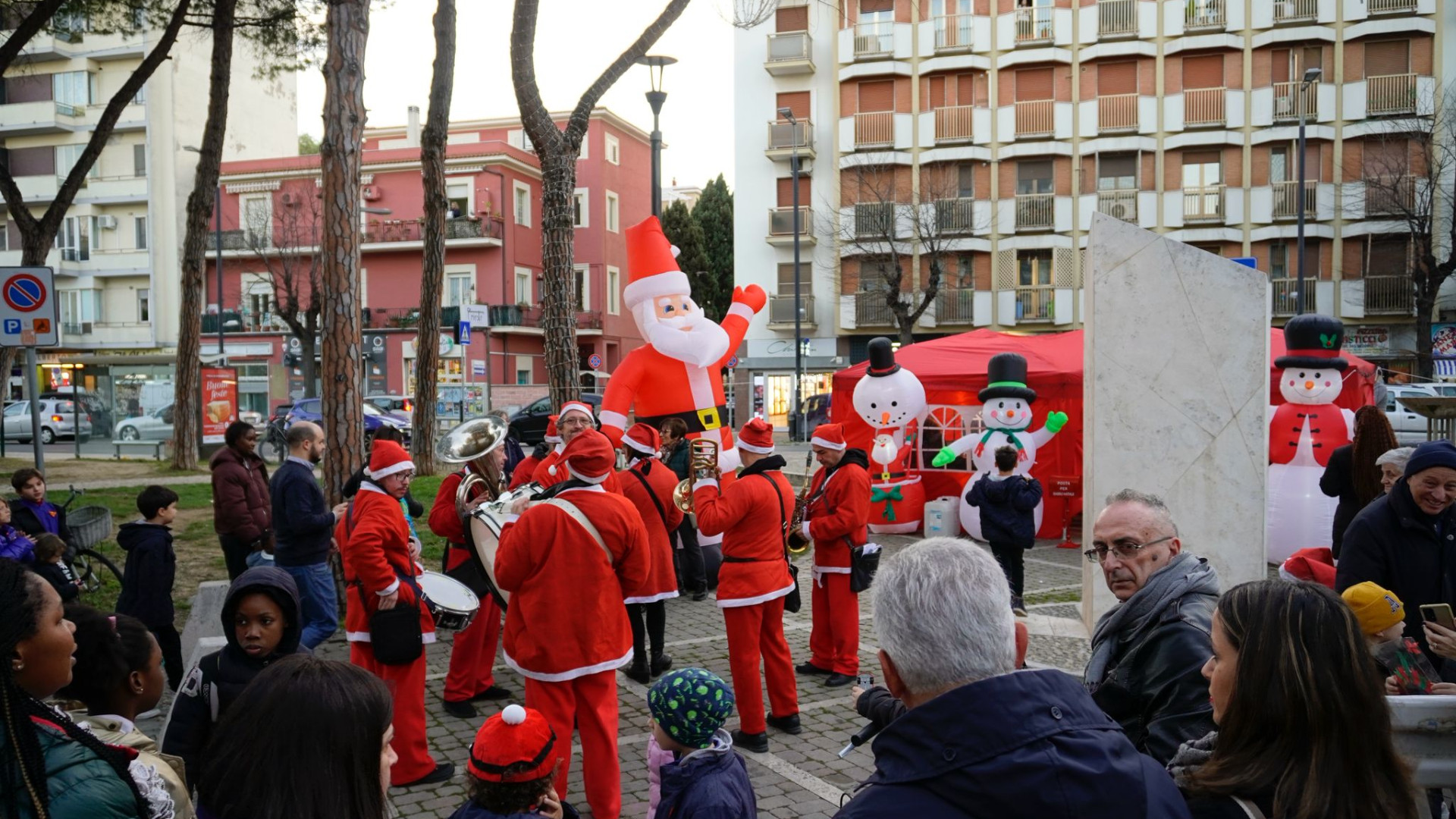 Torna Pescara Christmas 2025: villaggi, musica e iniziative nei quartieri