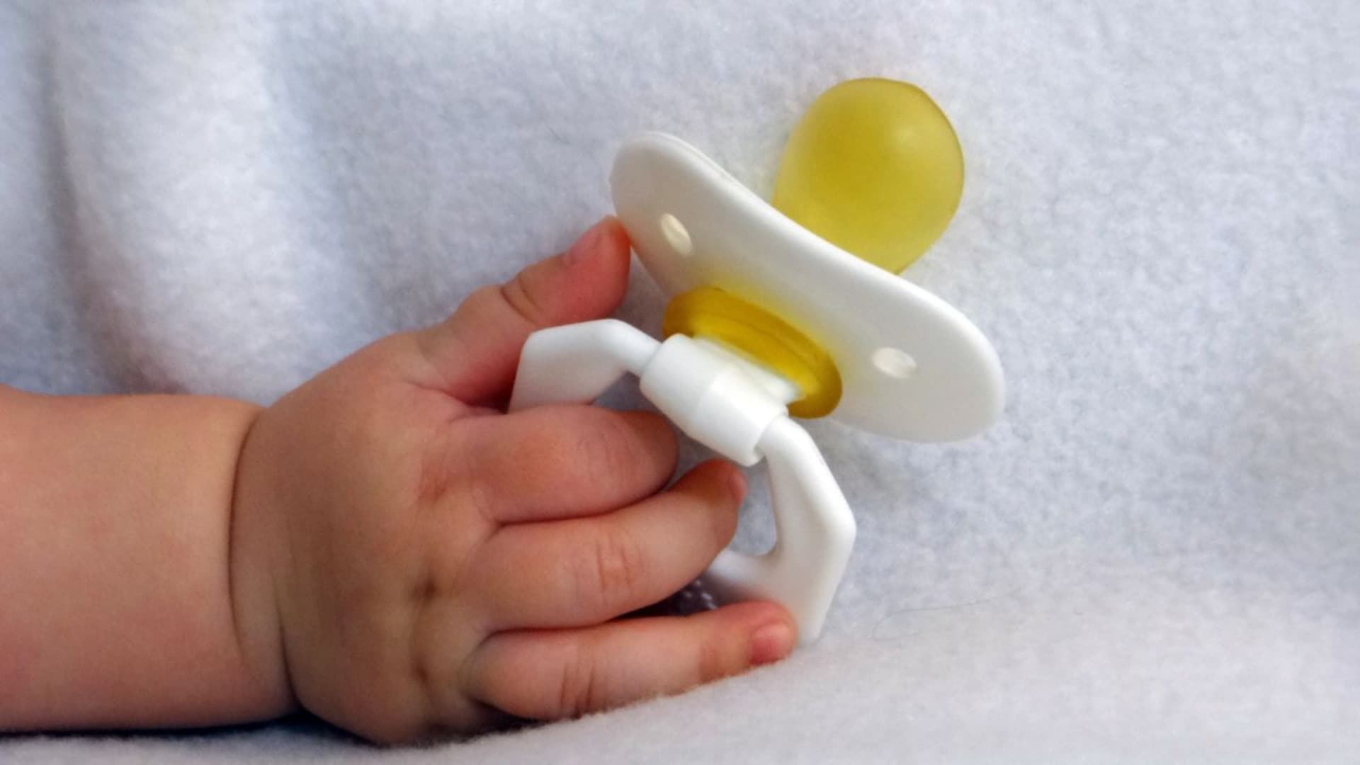 Bonus mamme 2025, arriva la proroga: la nuova scadenza