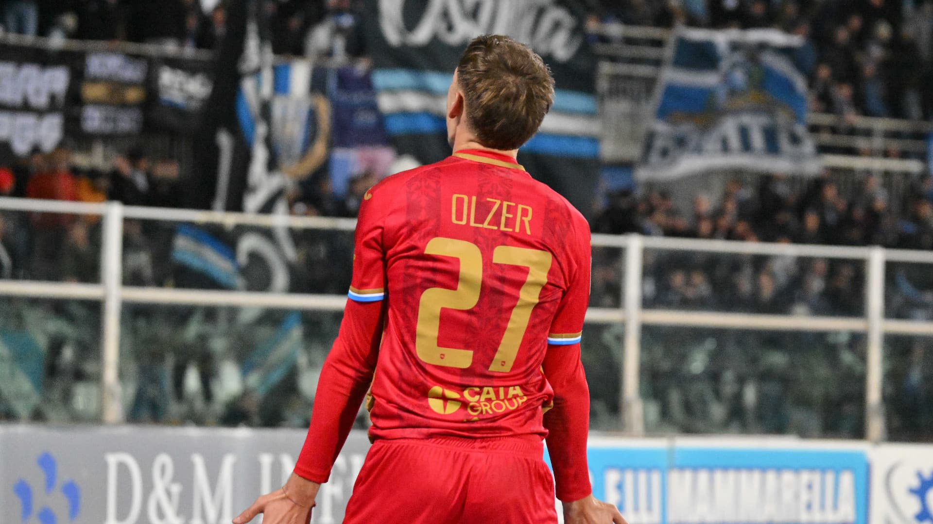 Olzer esulta dopo il gol