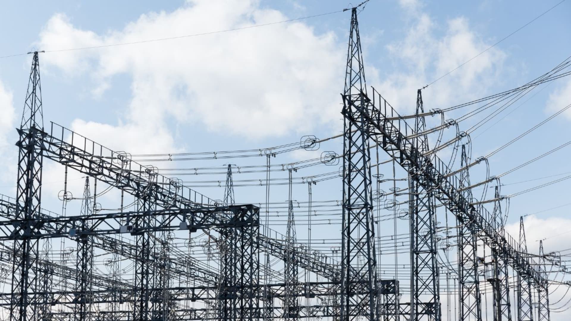 Pescara, lavori alla rete elettrica. Il sindaco Masci: «Intervento urgente per evitare black-out nelle feste»