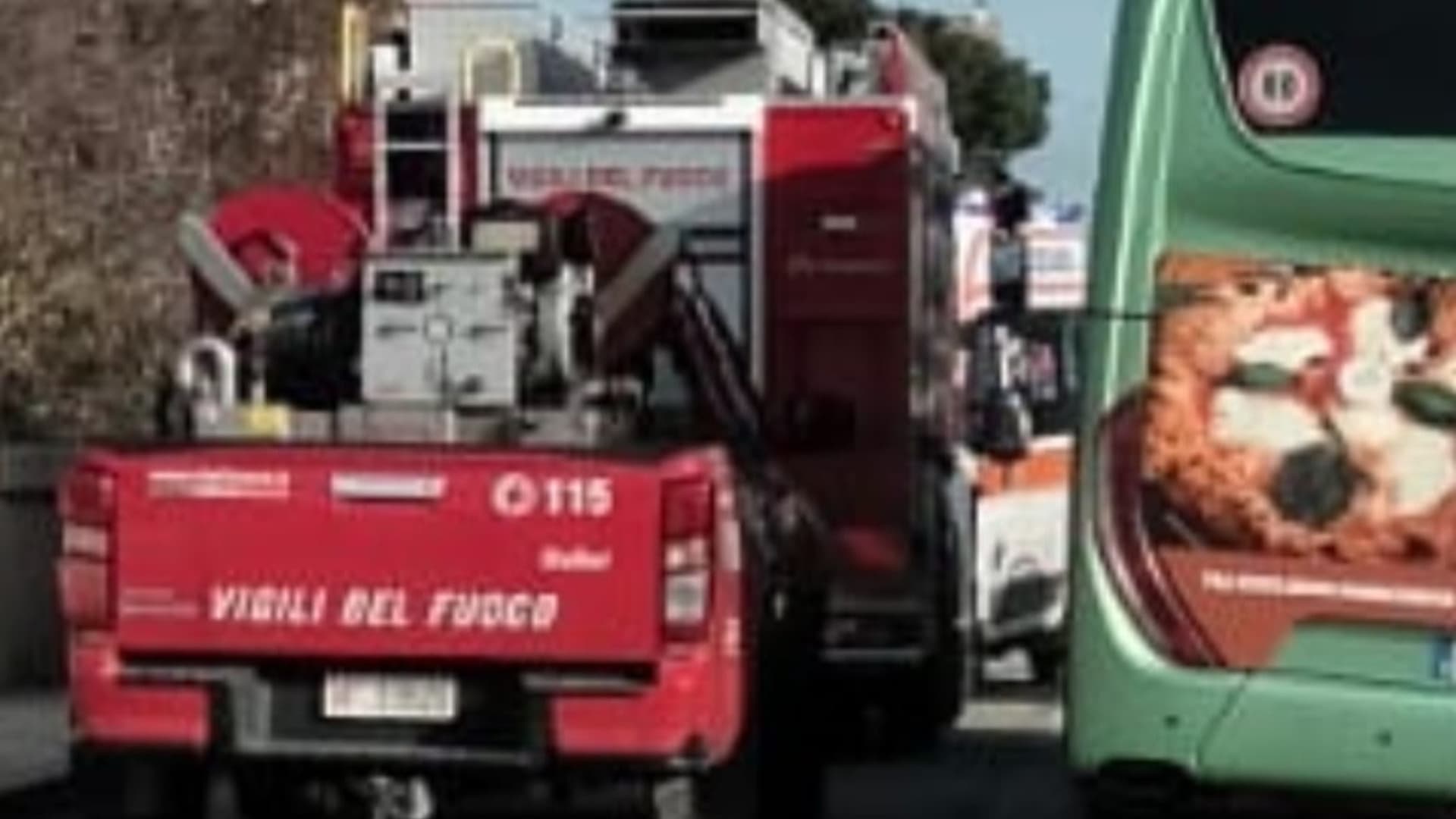 Teramo, intervento sul ponte San Ferdinando: giovane salvato in tempo