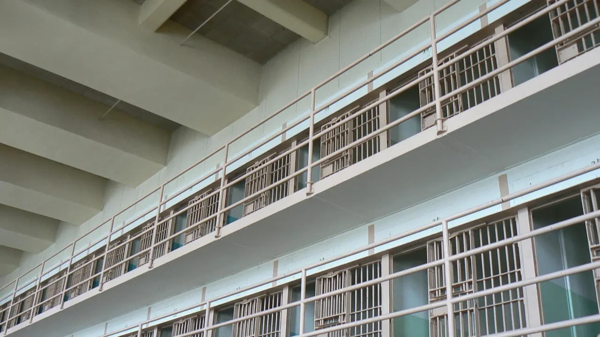 Carcere di Castrogno al collasso: 470 detenuti su 255 posti, il Partito Radicale denuncia casi estremi