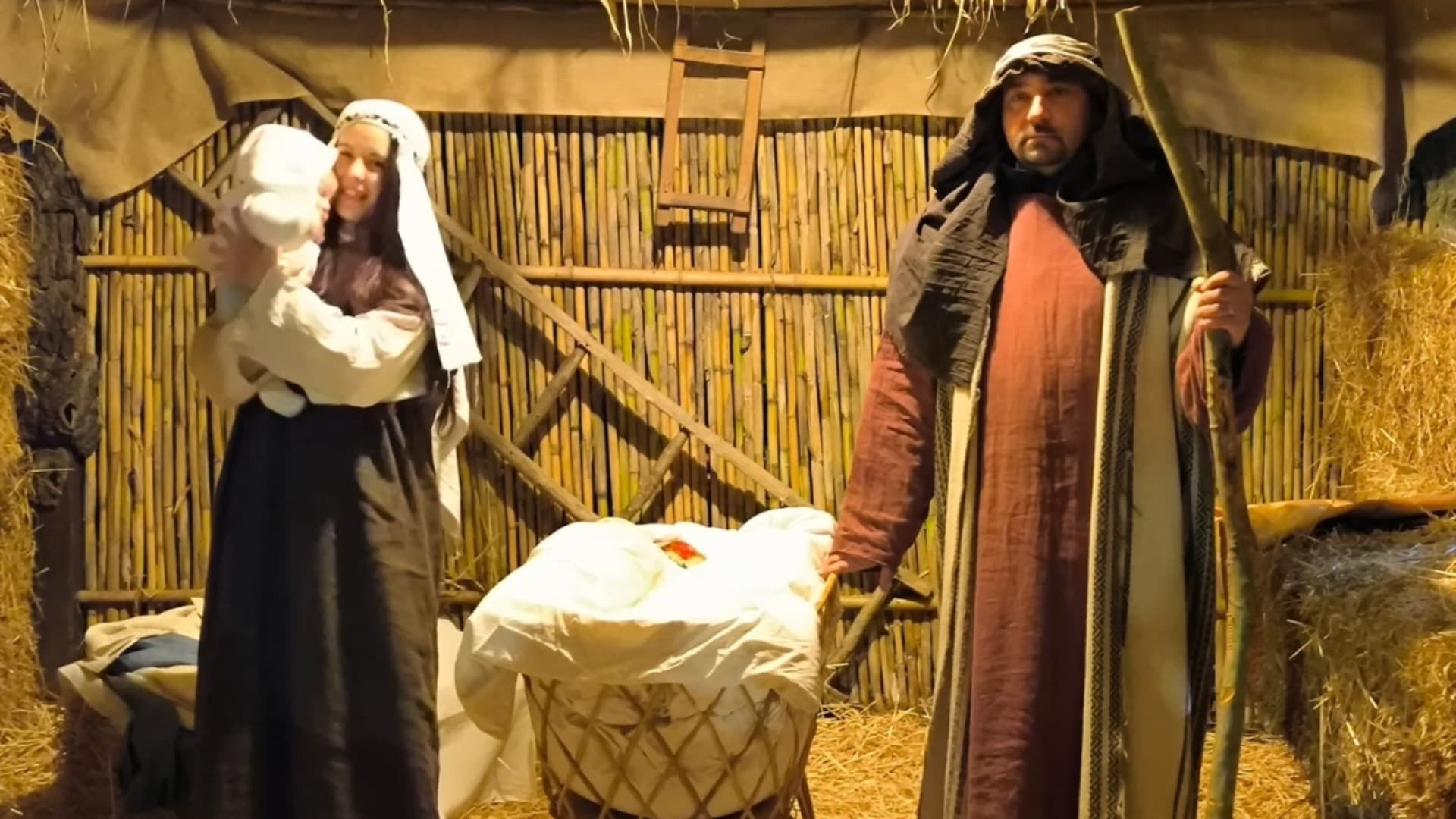 A destra il sindaco di Teramo