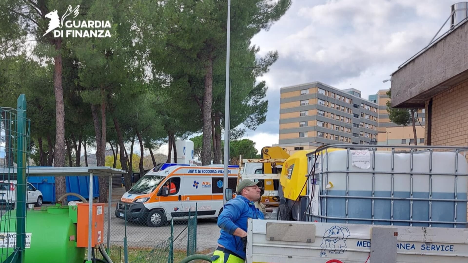 Dal sequestro agli ospedali: la Guardia di Finanza dona 1.500 litri di gasolio alla Asl di Teramo