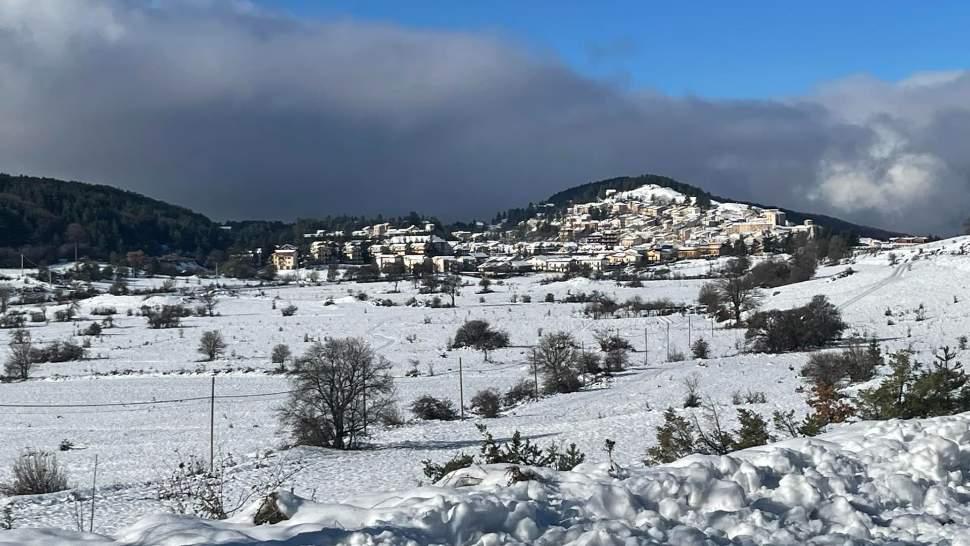 Campo di Giove sotto la neve (foto da Facebook Campo di Giove)