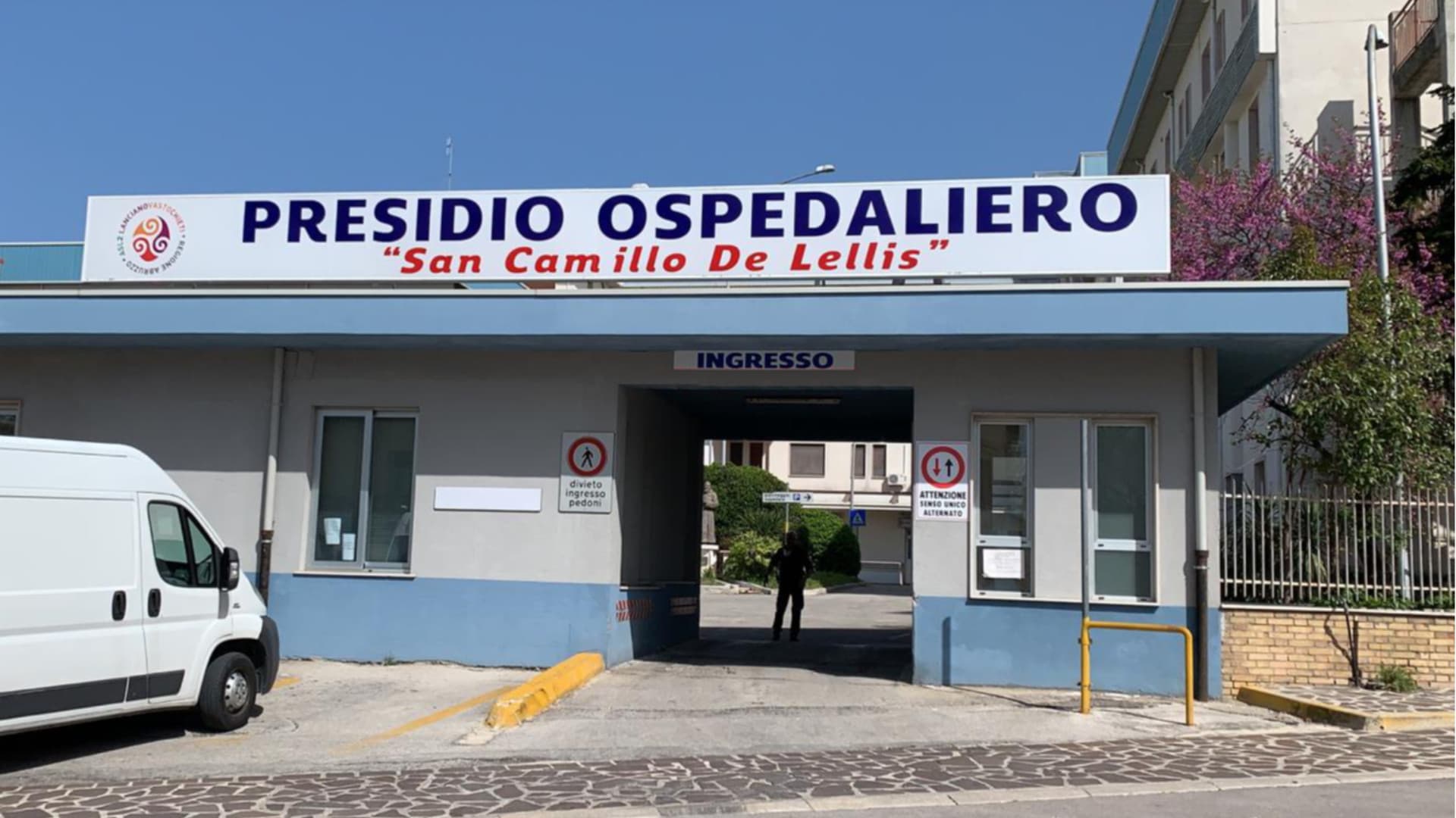 Chieti, la cena di Capodanno tra amici è un disastro: in 8 finiscono all'ospedale