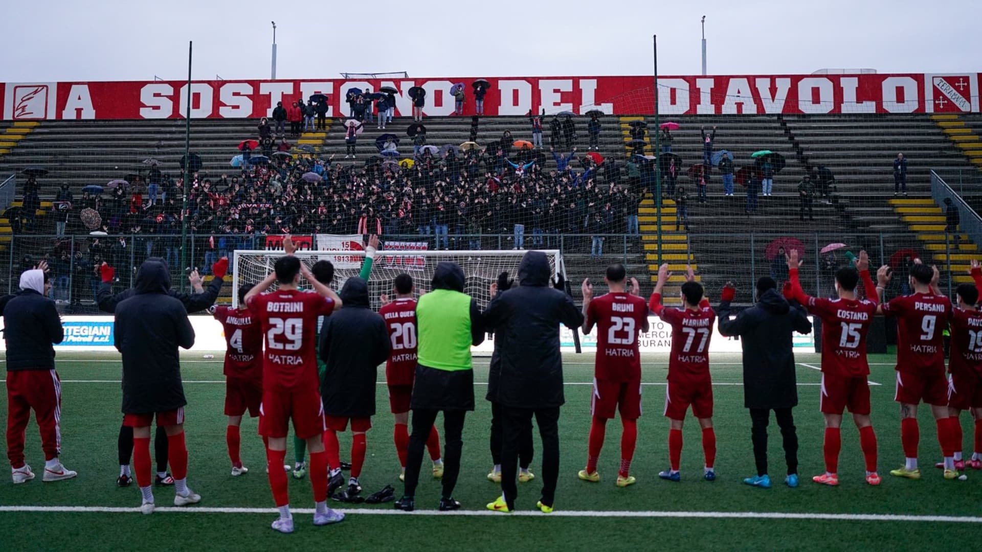 La festa del Teramo (foto Fb Teramo calcio)