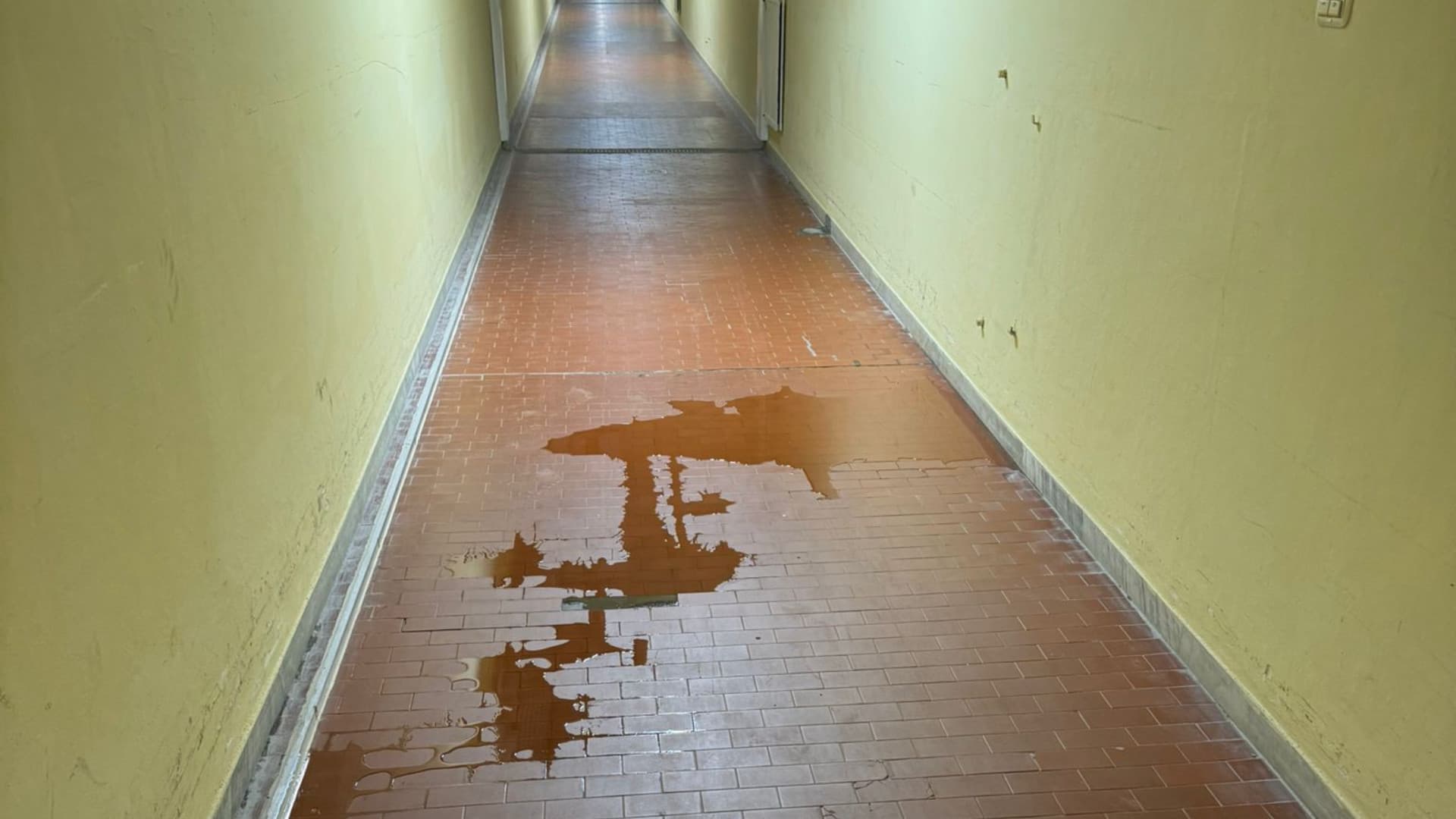 L'infiltrazione d'acqua nel tunnel