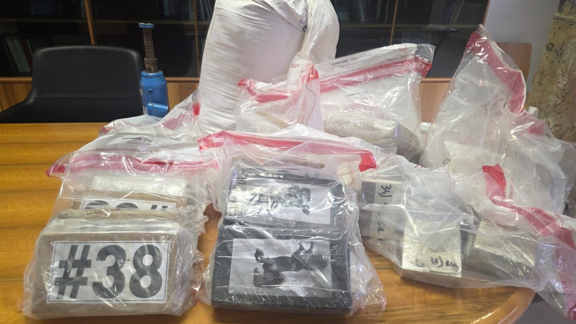 Teramo, maxi sequestro di droga in Val Vibrata: un contesto criminale dietro un piccolo imprenditore edile? Così le indagini