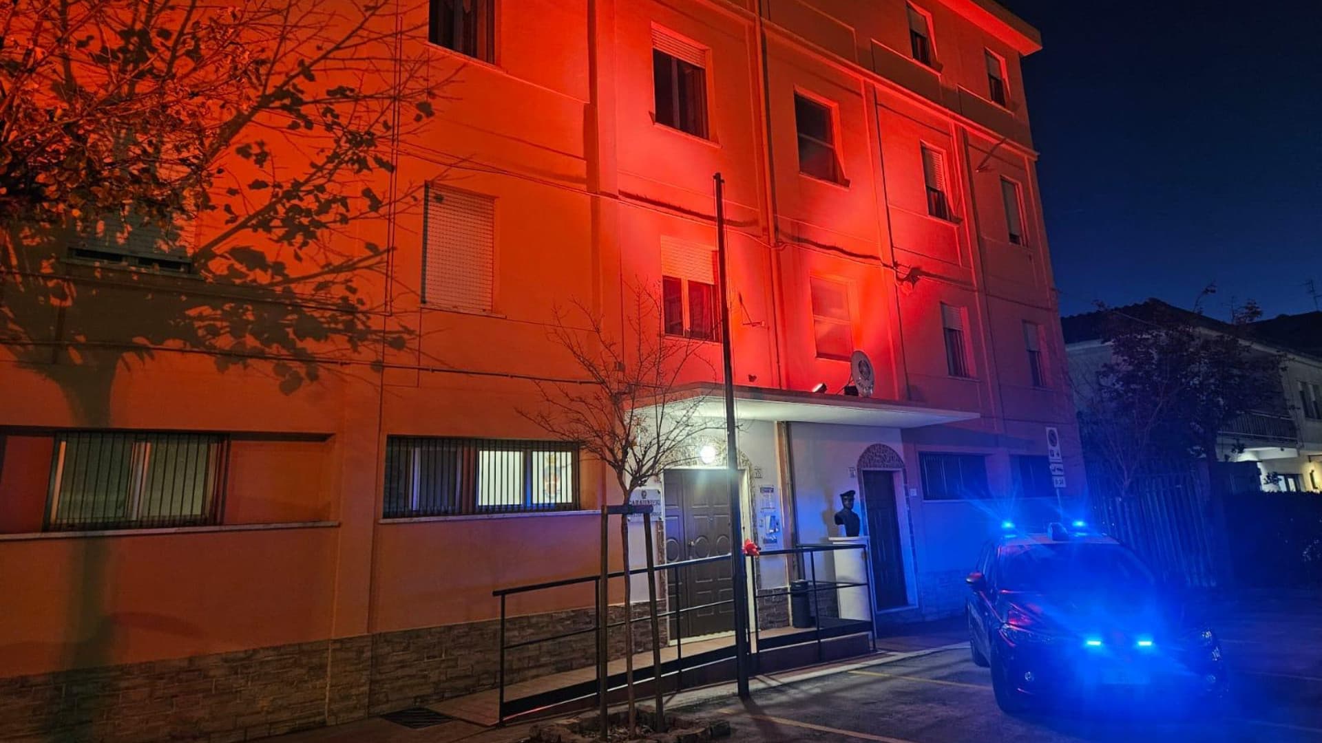 Caos su un pullman Tua tra Alba Adriatica e Ascoli: passeggero ubriaco blocca il bus e ferisce due carabinieri