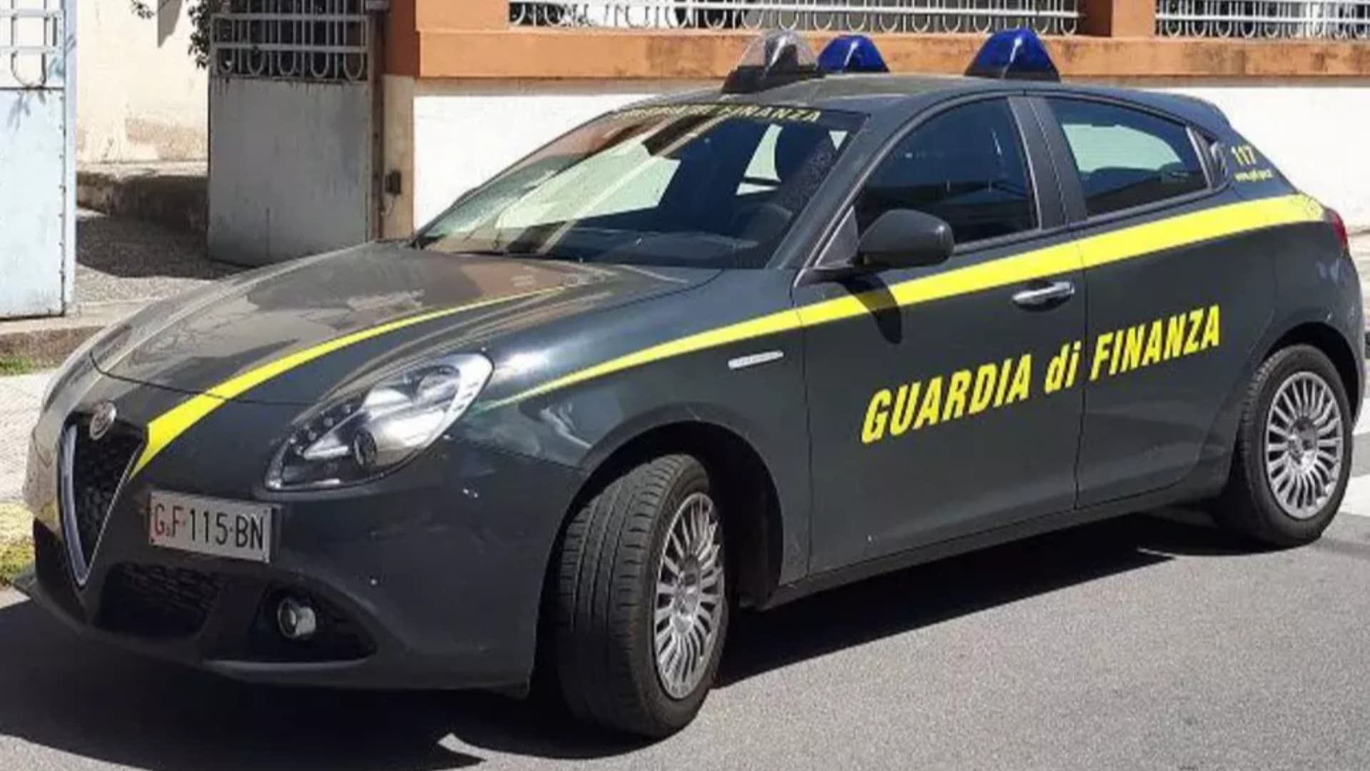 Spaccio di droga a Poggiofiorito: pusher arrestato in casa sua