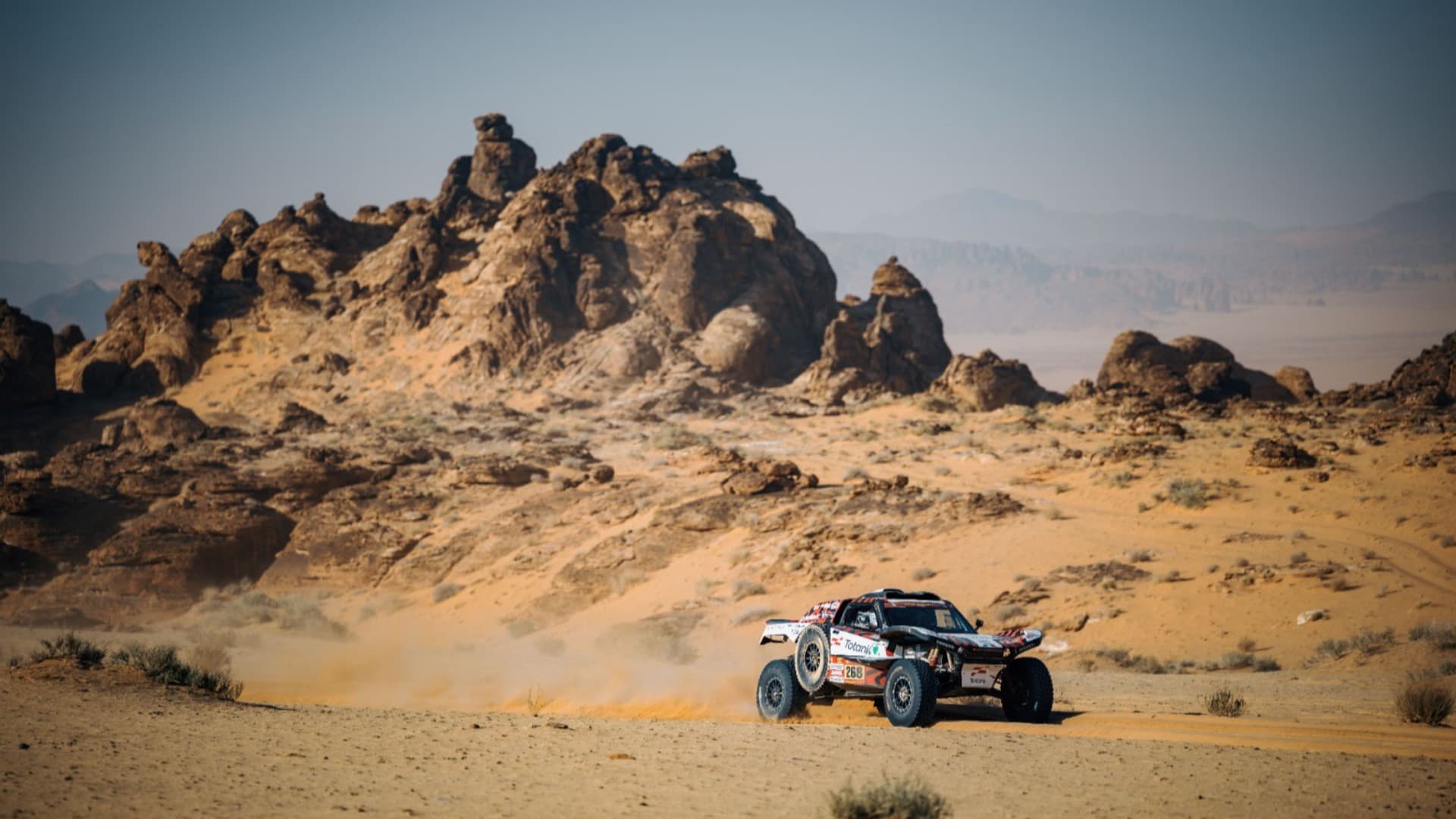 Dakar 2026, nessuna sosta a Riyadh: notte di lavoro per l’Optimus dei fratelli Totani