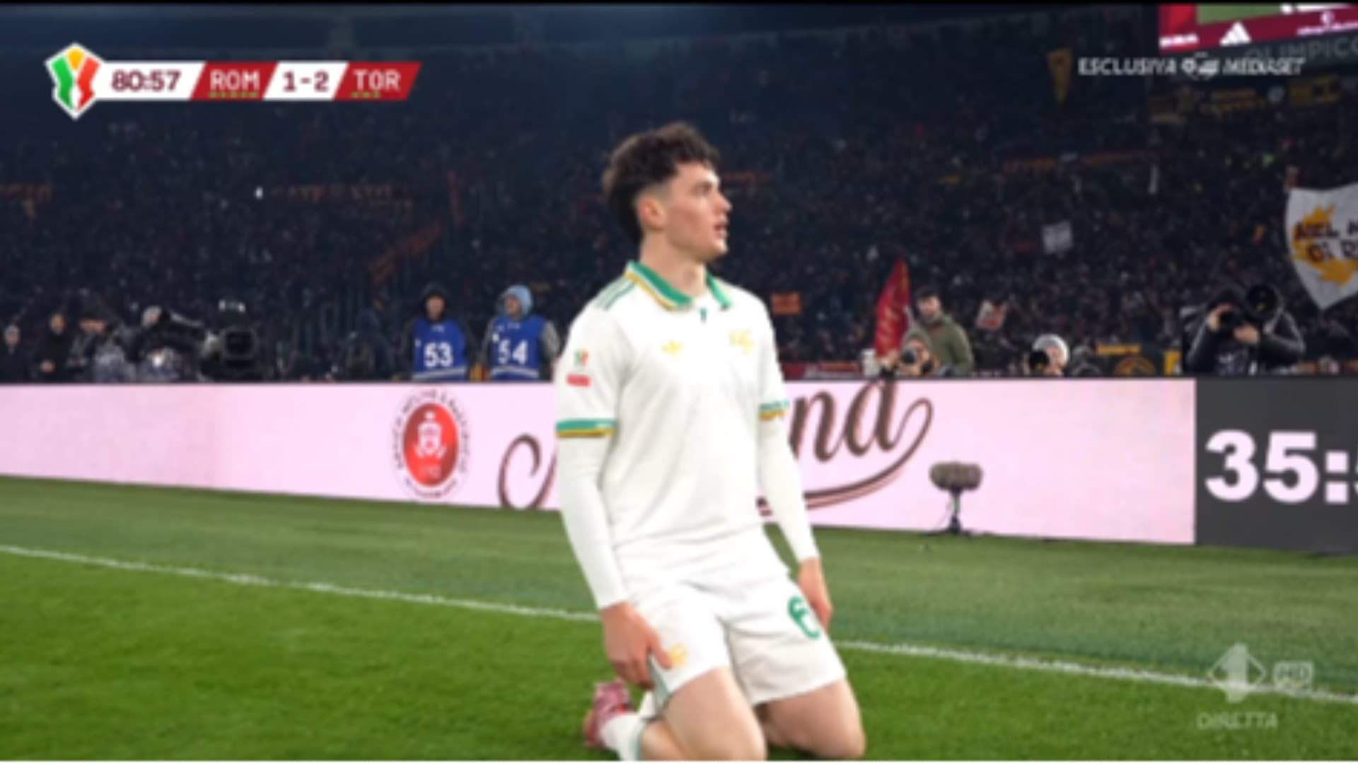 L'esultanza di Arena