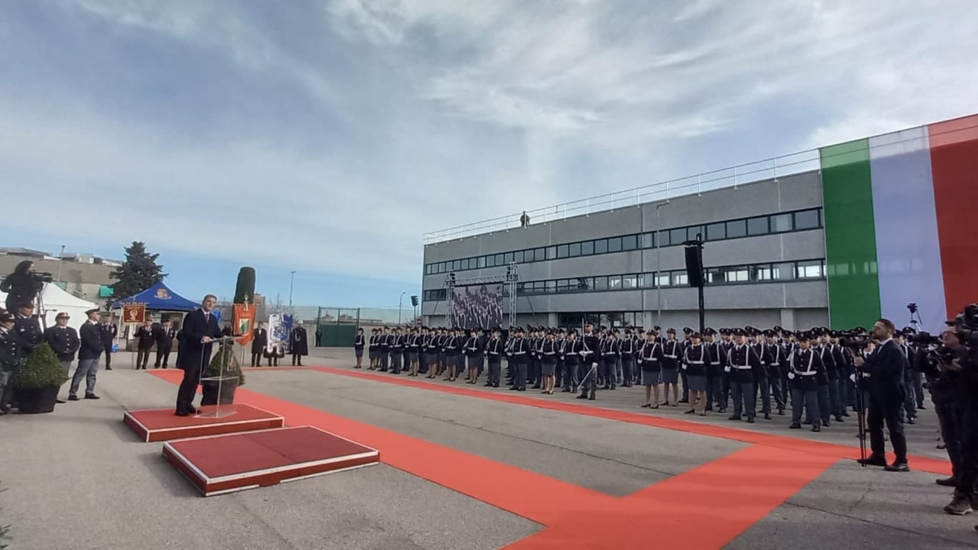 Pescara, il capo della polizia Pisani al giuramento di 190 nuovi agenti