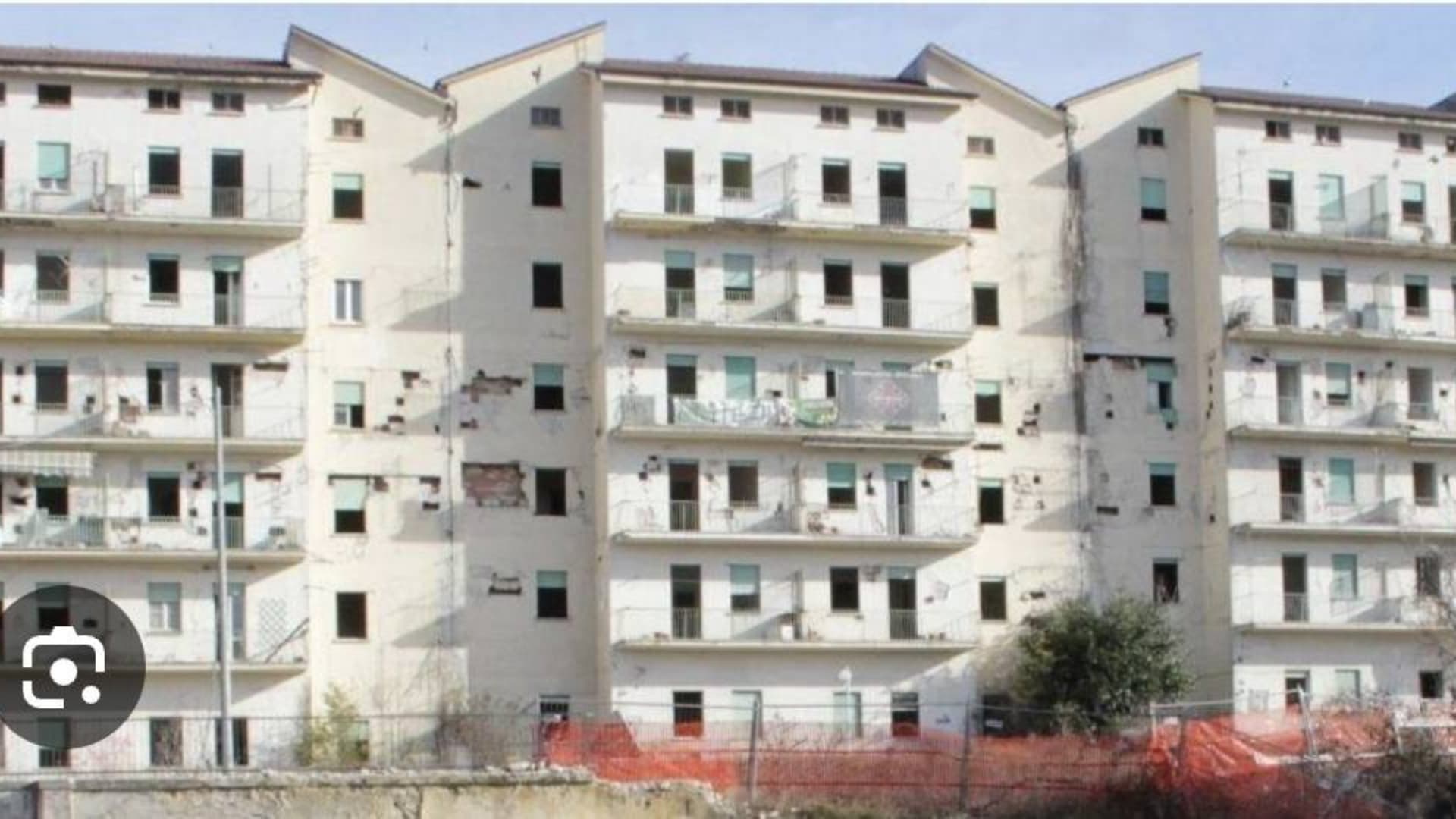 I palazzi di via Fonte Preturo a quasi 17 anni dal terremoto del 6 aprile 2009