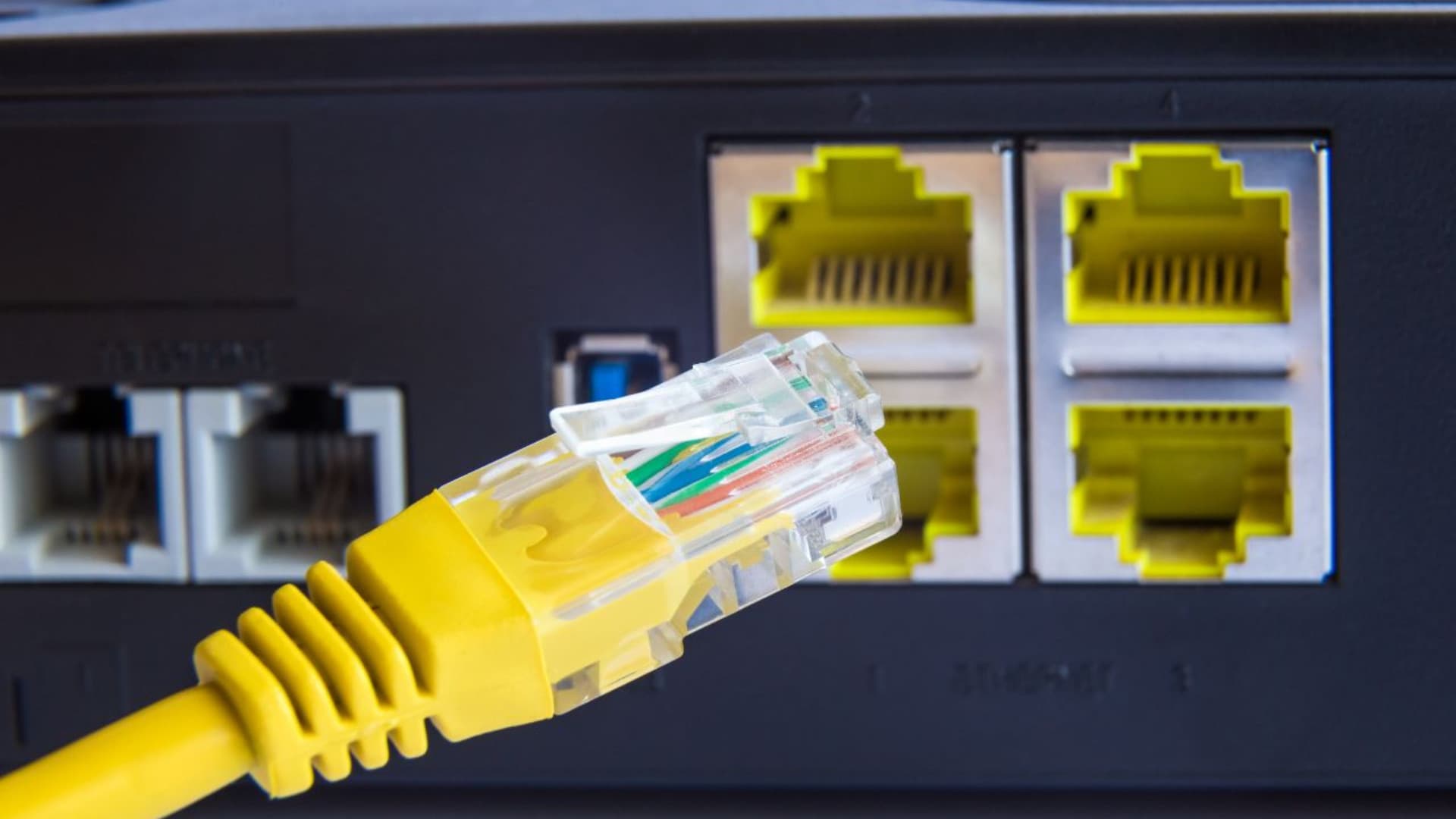 Tariffe telefoniche, è l'anno degli aumenti: così i rincari per Tim, WindTre, Fastweb e Iliad