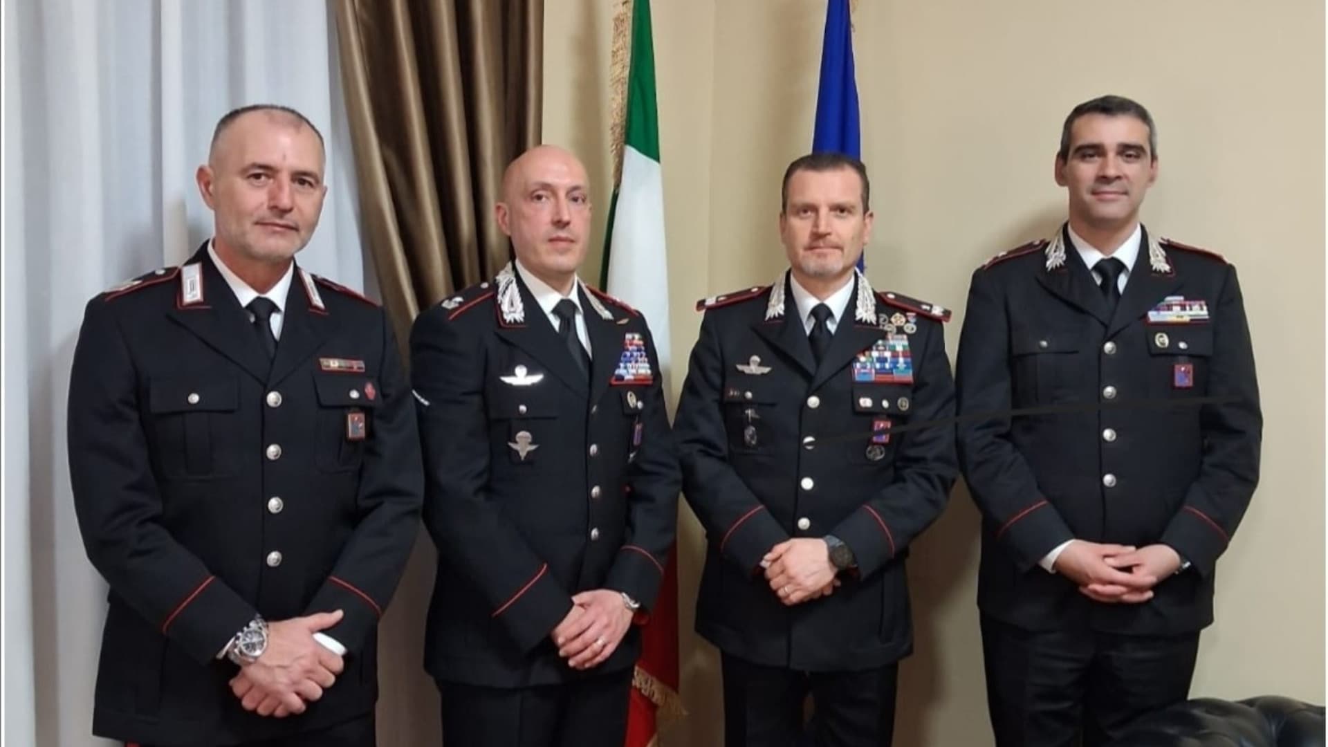 Il generale Gianluca Feroce (il terzo da sinistra) con i militari rientrati