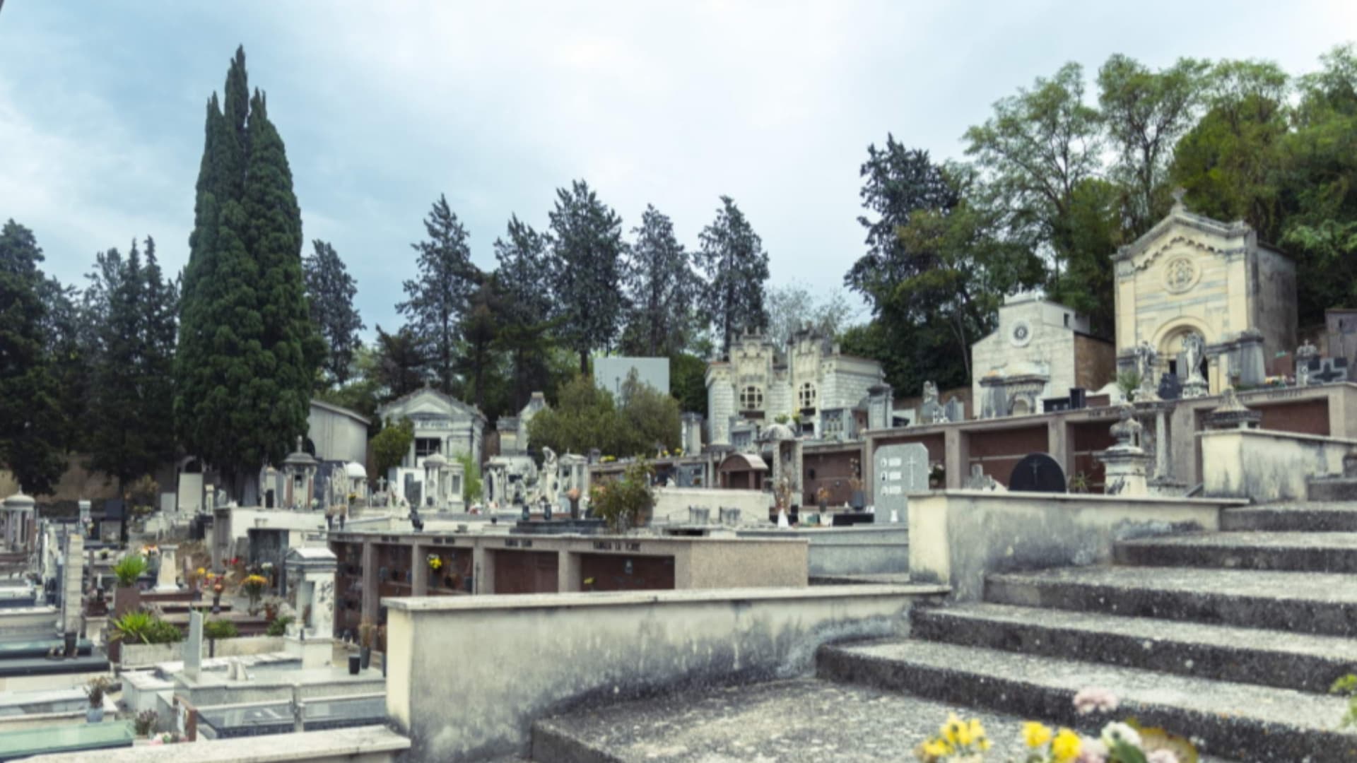 Il cimitero