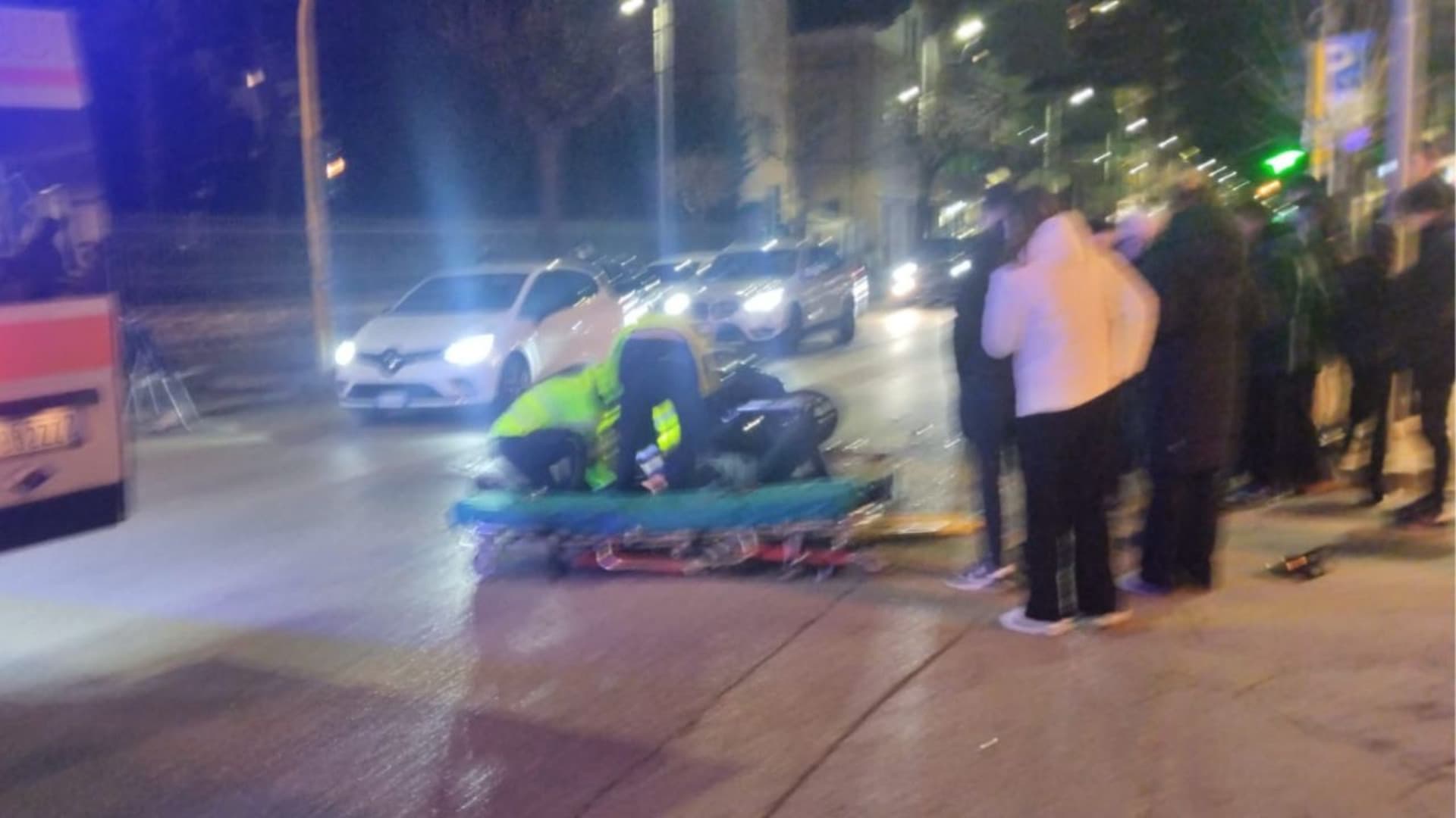 Roseto, schianto in scooter contro una microcar: un uomo in ospedale