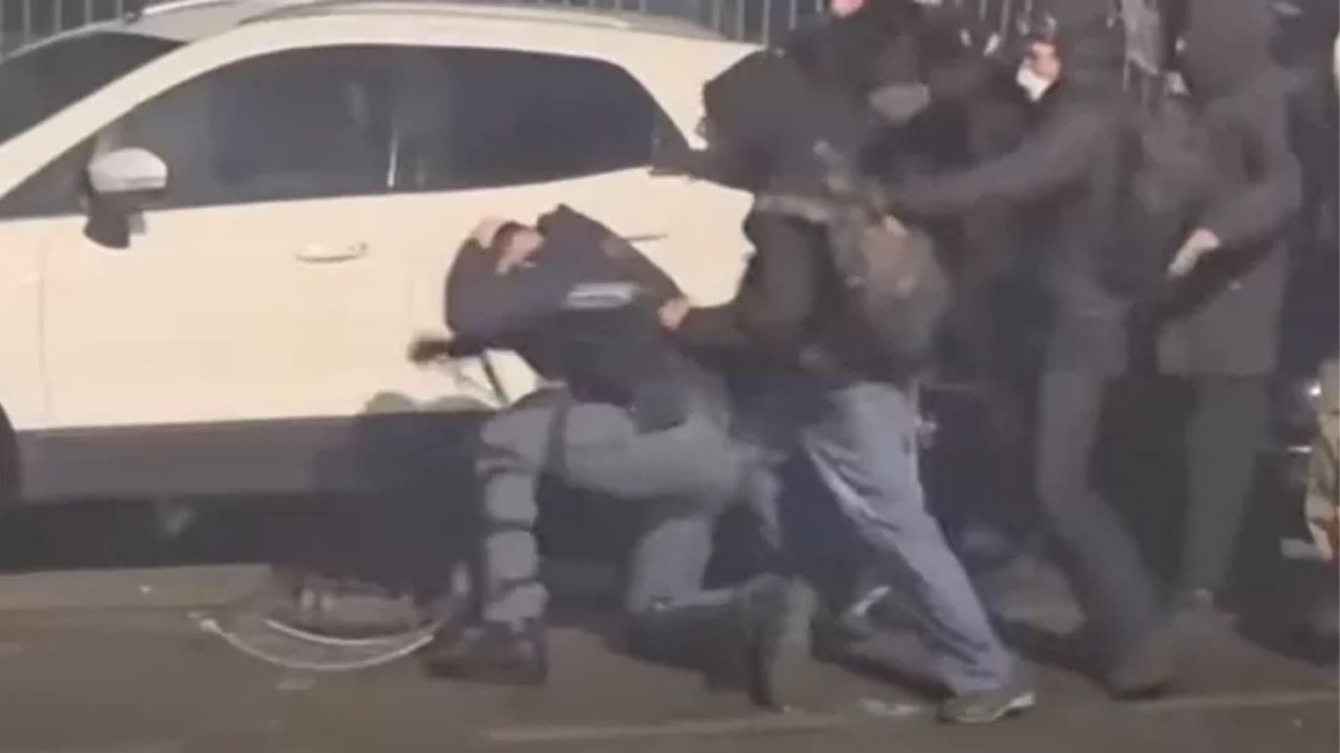 Il poliziotto abruzzese picchiato a Torino