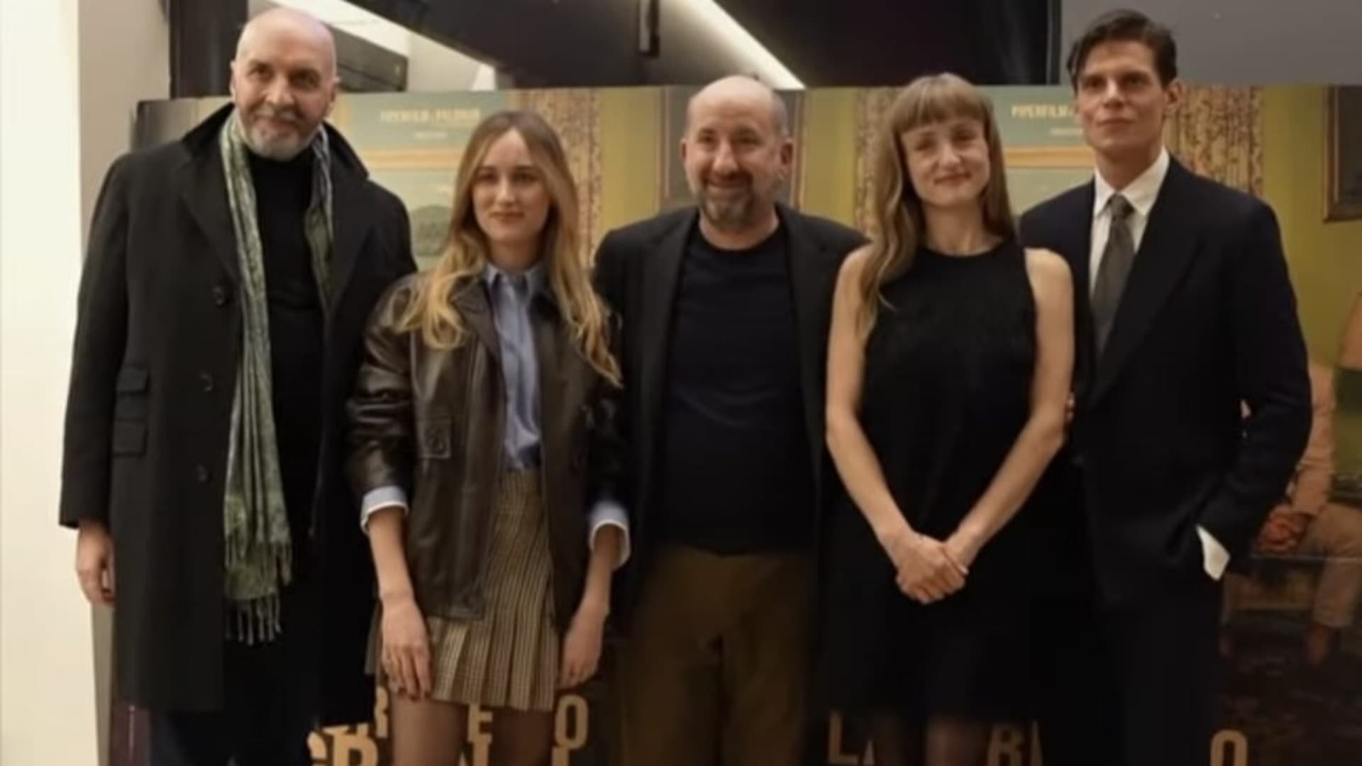 "Lavoreremo da Grandi" di Antonio Albanese: nel cast c'è l'abruzzese Claudia Stecher