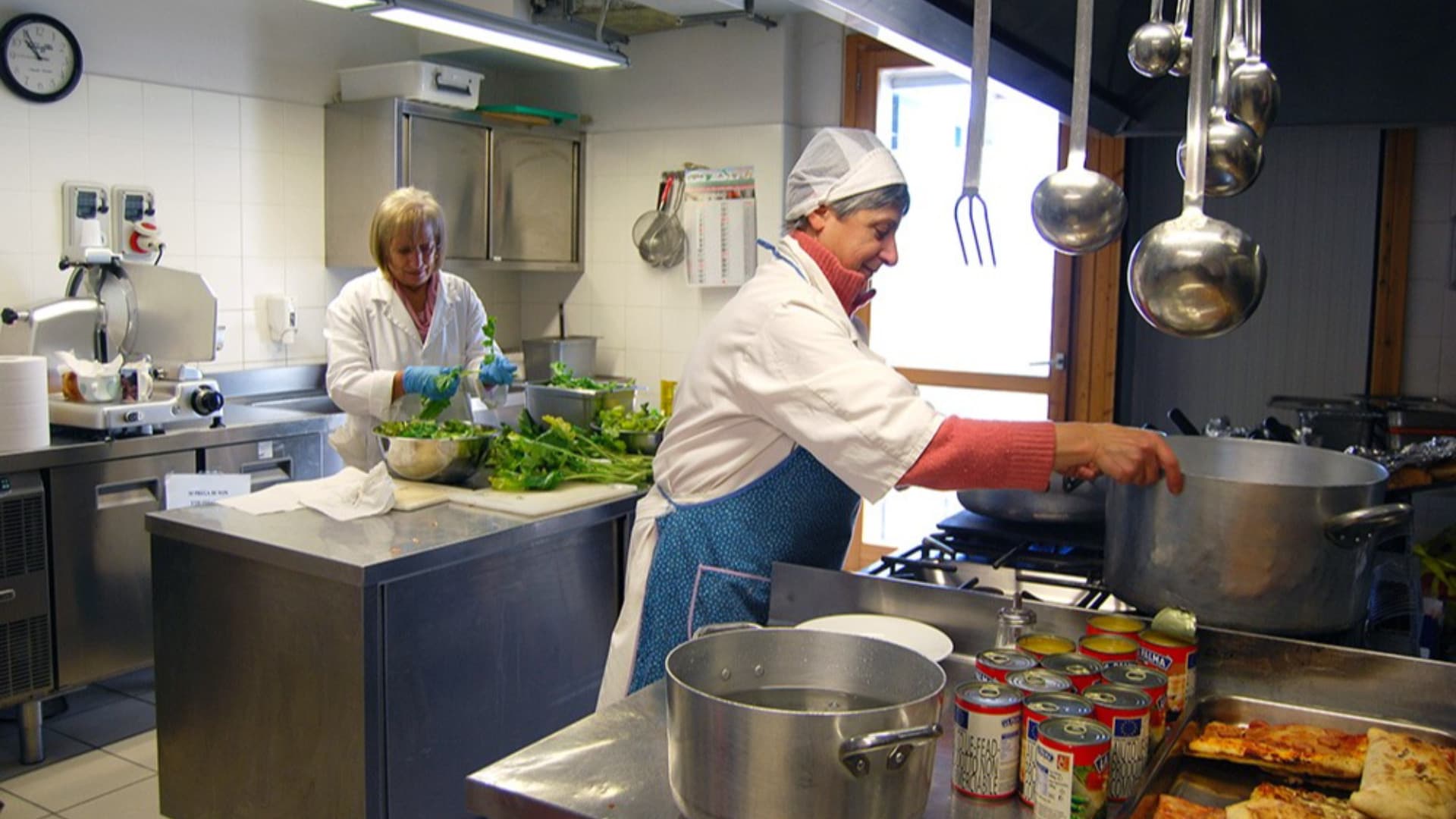 L'Aquila, l'allarme alla mensa di Celestino: servono cibo e solidarietà