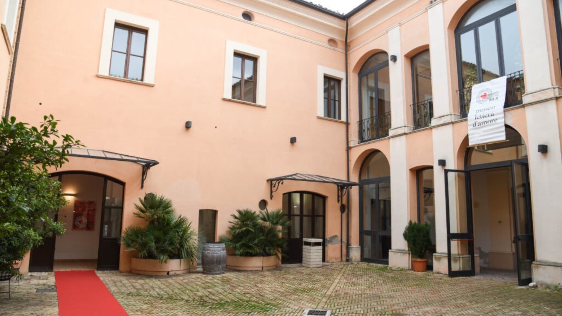 Torrevecchia Teatina, L’amore in uno scatto: il museo lancia il concorso per il bacio più originale