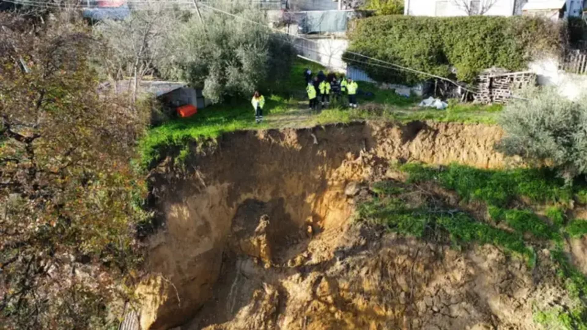 Un'immagine della frana nelle scorse settimane