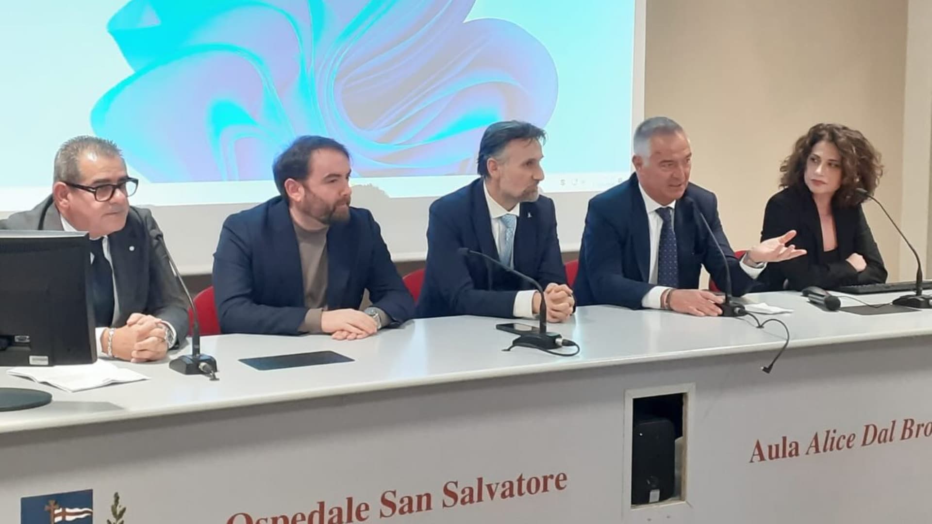 L'Aquila, donati al reparto di Pediatria del "San Salvatore" due ecografi di ultima generazione e un contributo della Nazionale cantanti