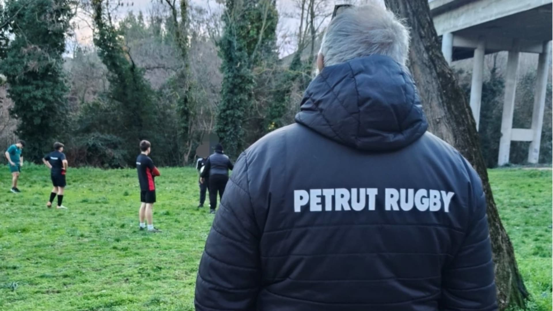 Il rugby insegna a vivere: i ragazzi della Petrut si allenano anche senza campo