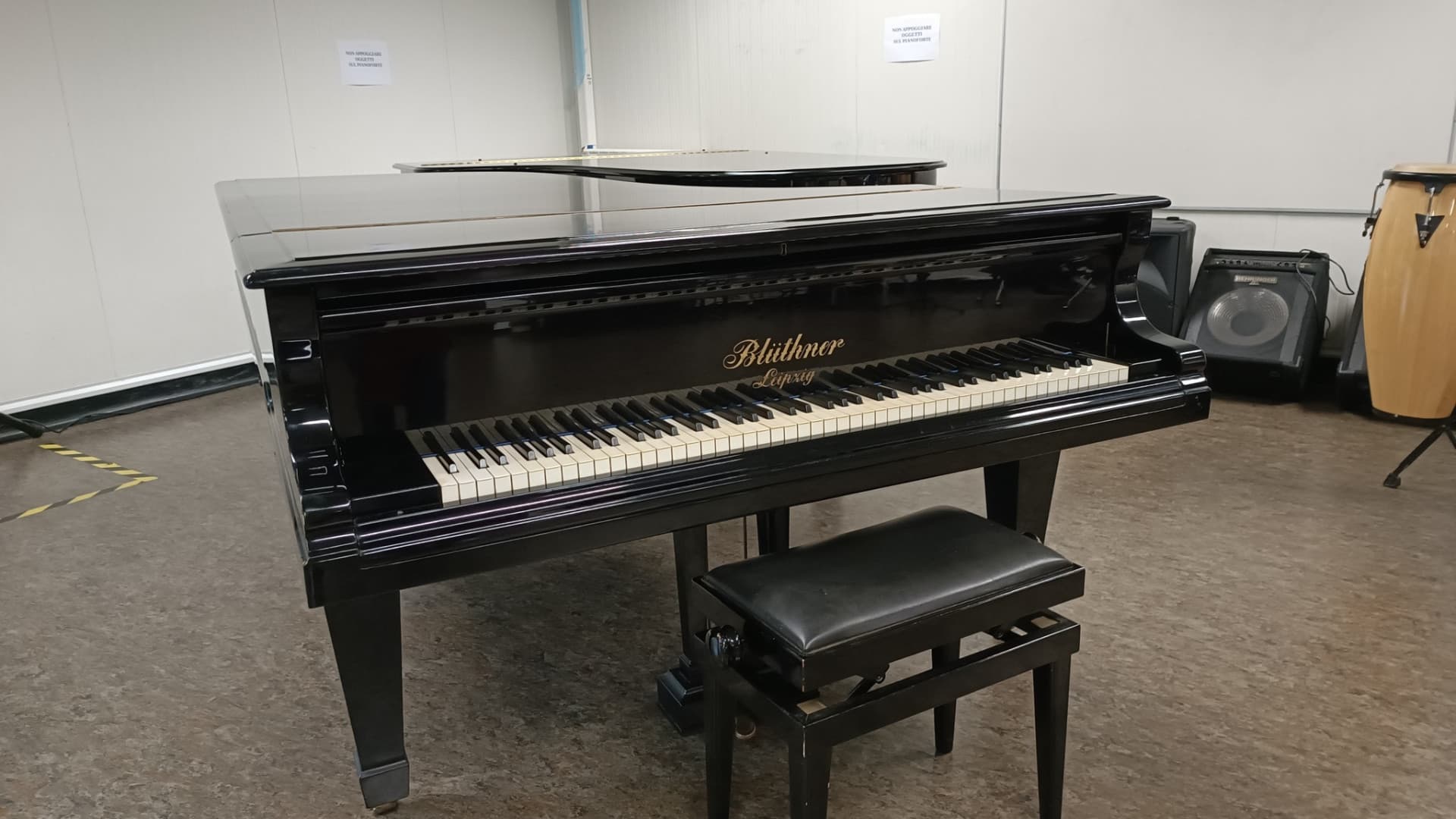 L'Aquila, la professoressa Imbroglio dona al Liceo musicale un pianoforte Gran Coda Bluthner