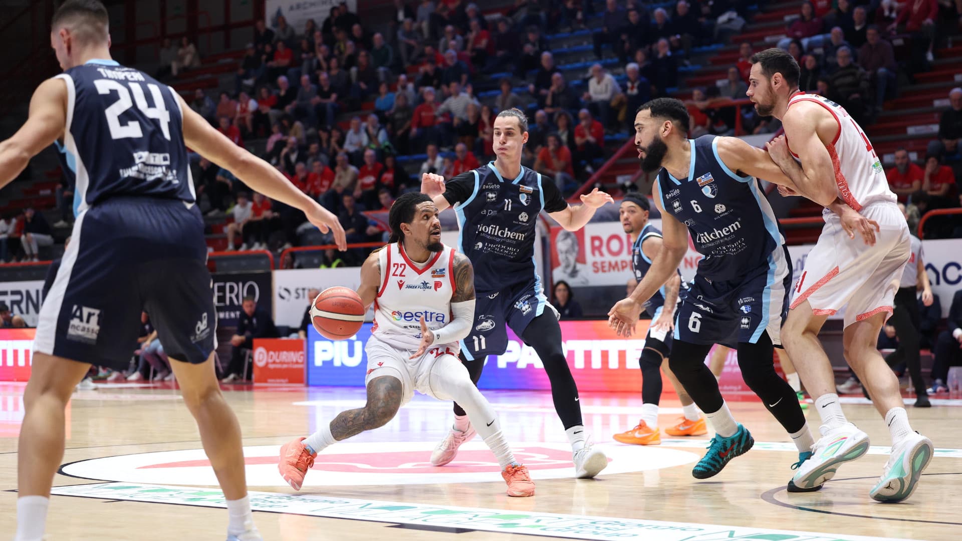 Un match di Roseto (foto Nucci-Innocenti)