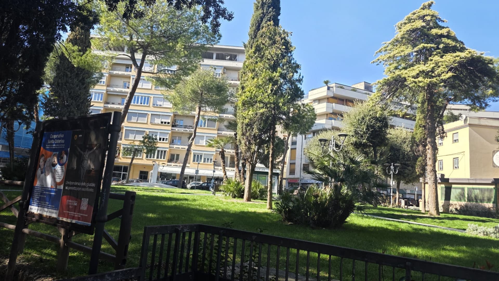 Teramo, violenta lite tra spacciatori e consumatori in pieno centro: preoccupazione tra anziani e studenti