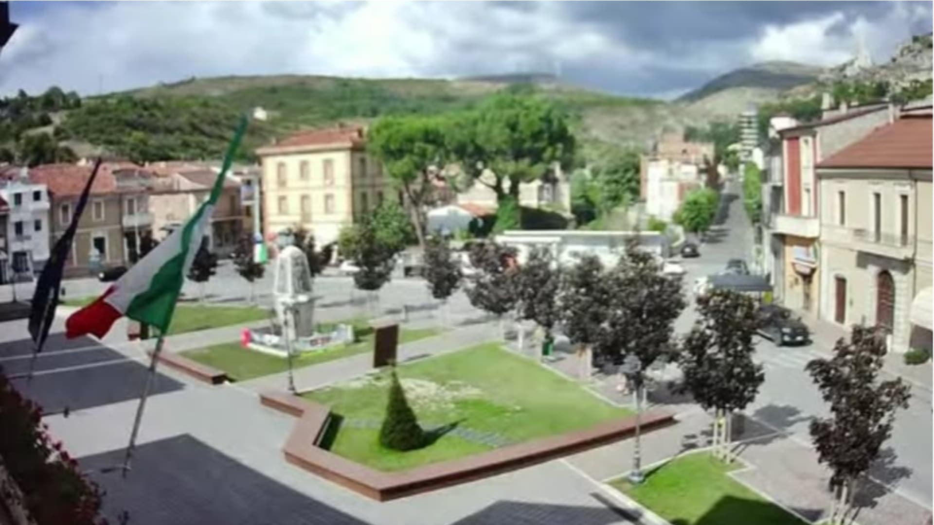 La trovata del sindaco di Pescina, una telecamera per gli emigrati: si collegano in 200.000