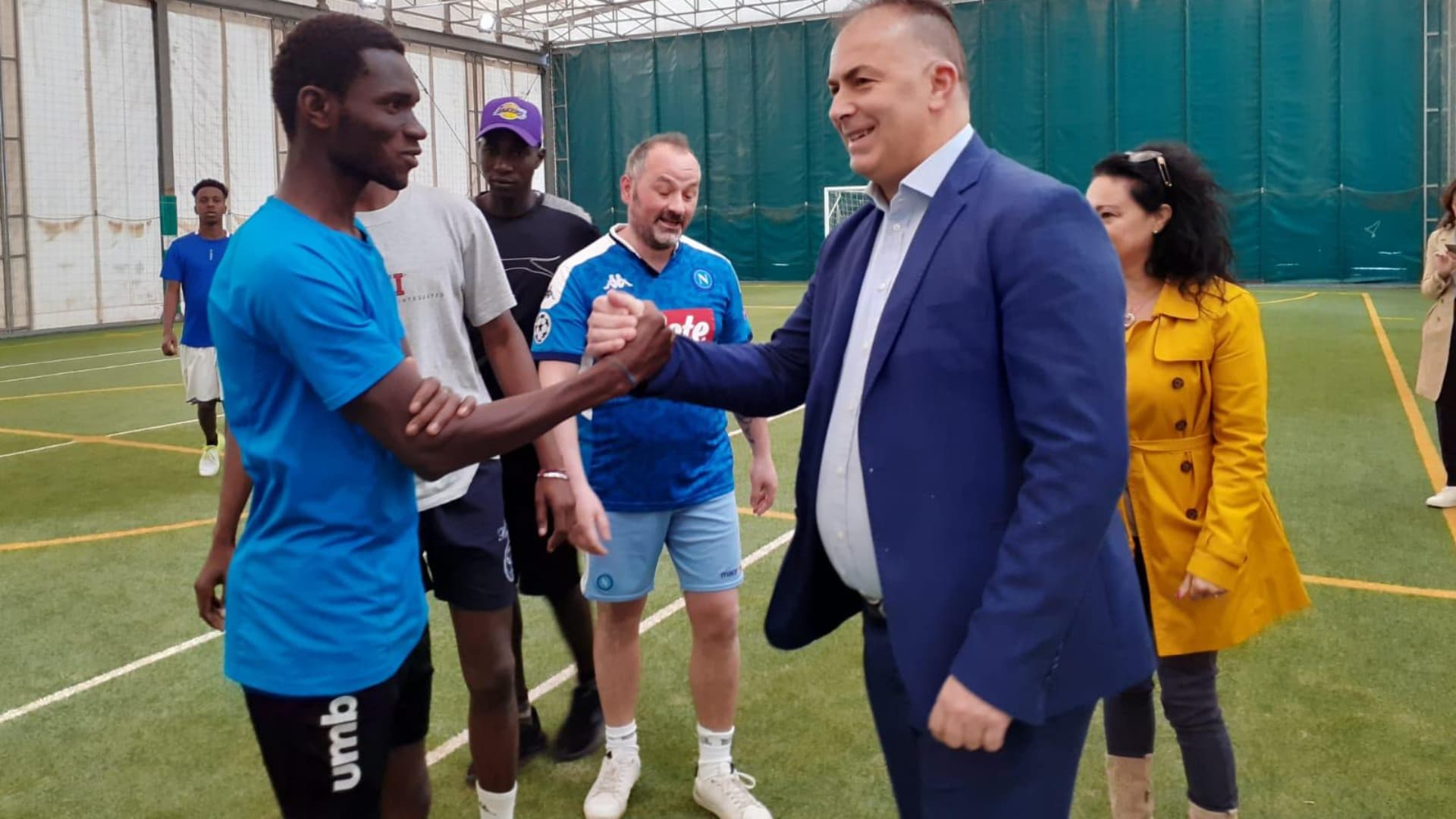 Foto con il sindaco di Montesilvano nel dopo partita