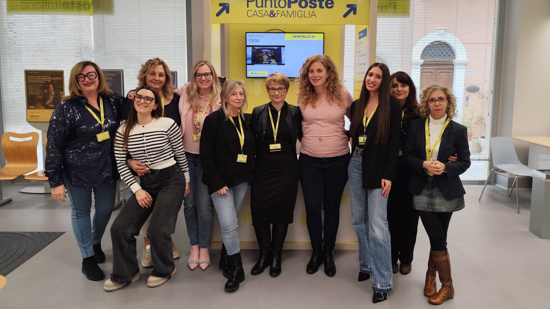 8 marzo, Poste Italiane in Abruzzo sempre più “rosa”: donne al 68% negli uffici