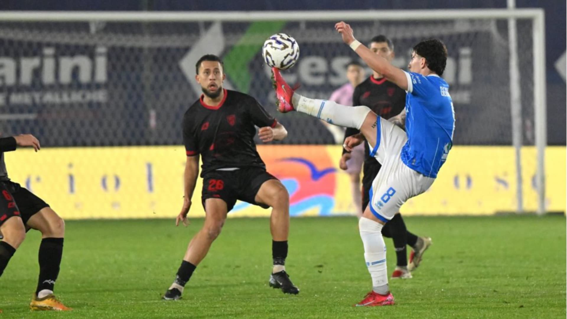 Un'azione del match contro il Forlì (foto Fabio Urbini per Pineto Calcio Facebook)