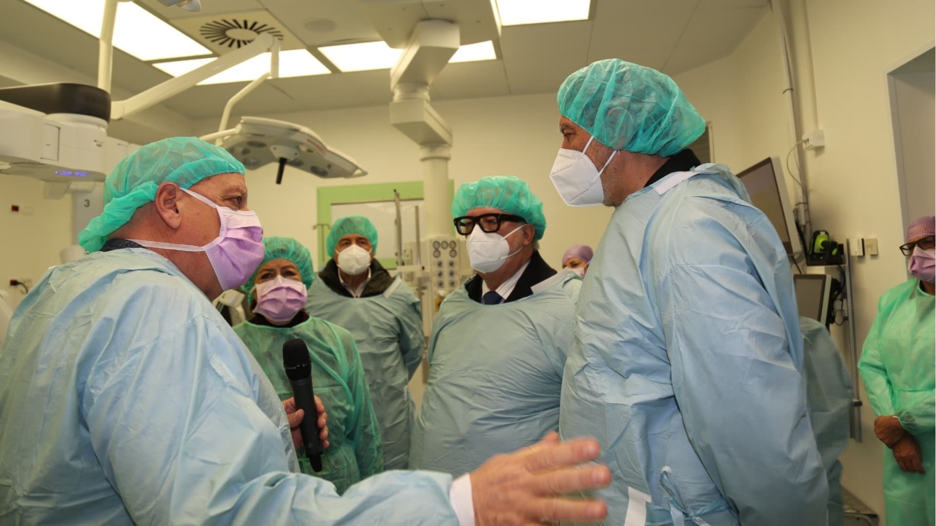 Ospedale di Teramo, inaugurato il secondo robot chirurgico “da Vinci Xi”: 726 interventi in due anni