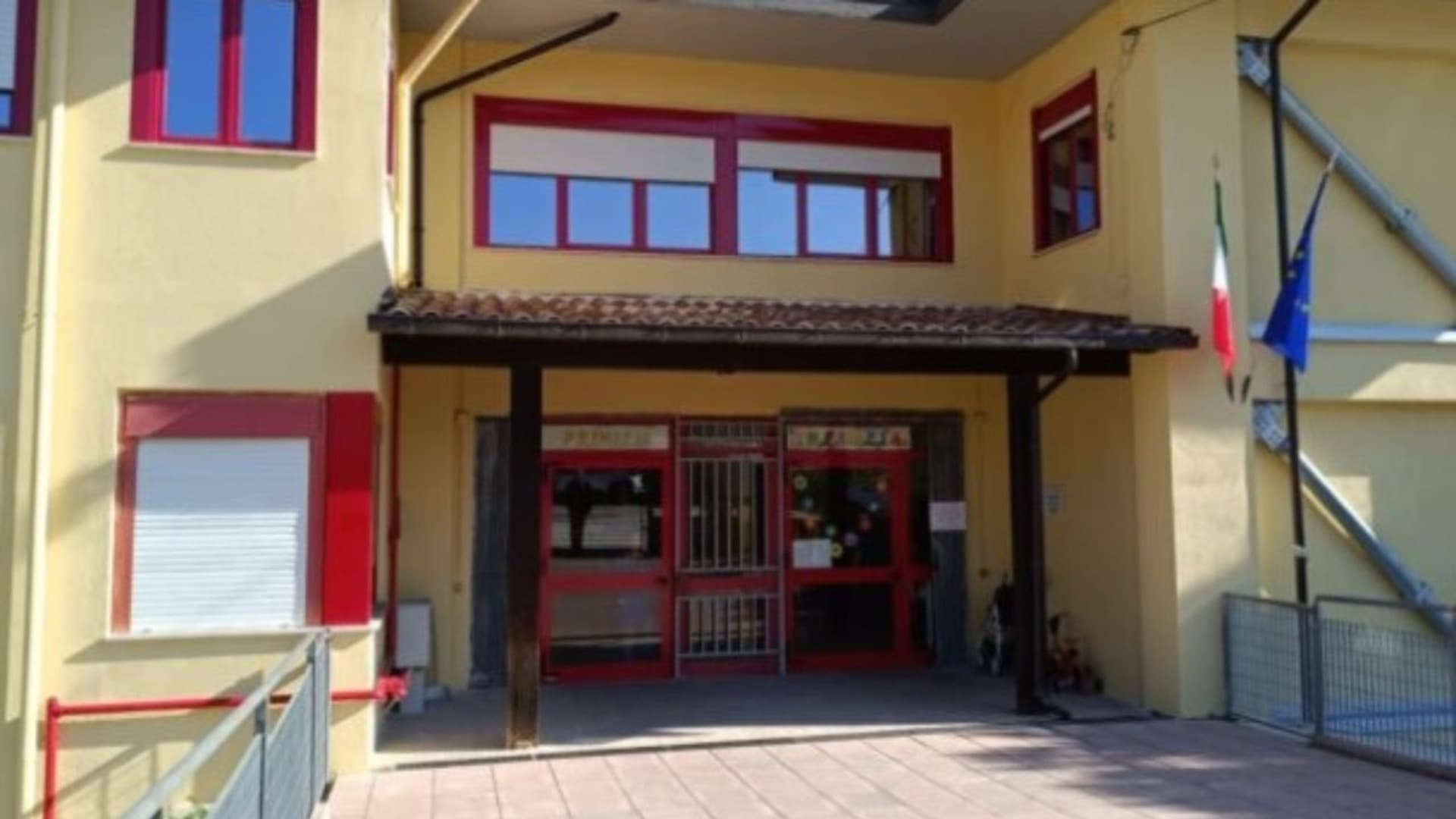 Scuola chiusa per acqua inquinata